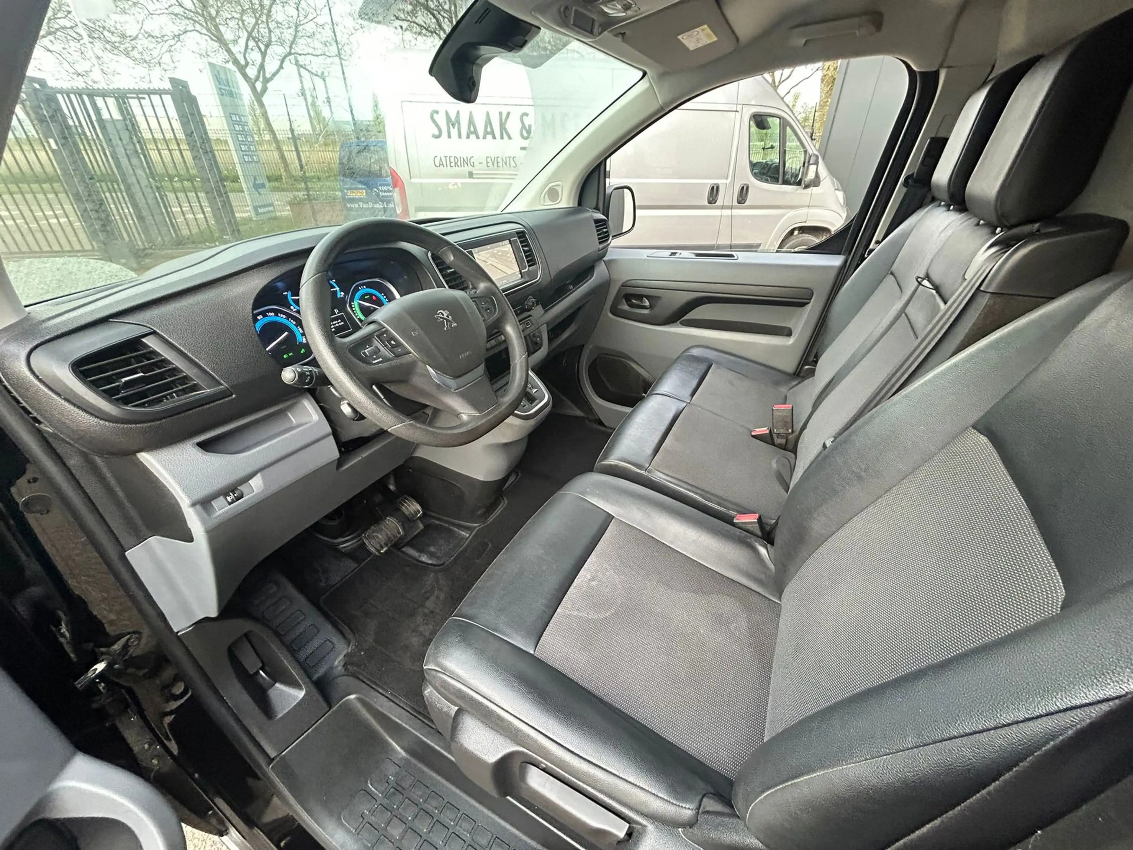 Peugeot e-Expert Standard Asphalt 50 kWh — photo 3