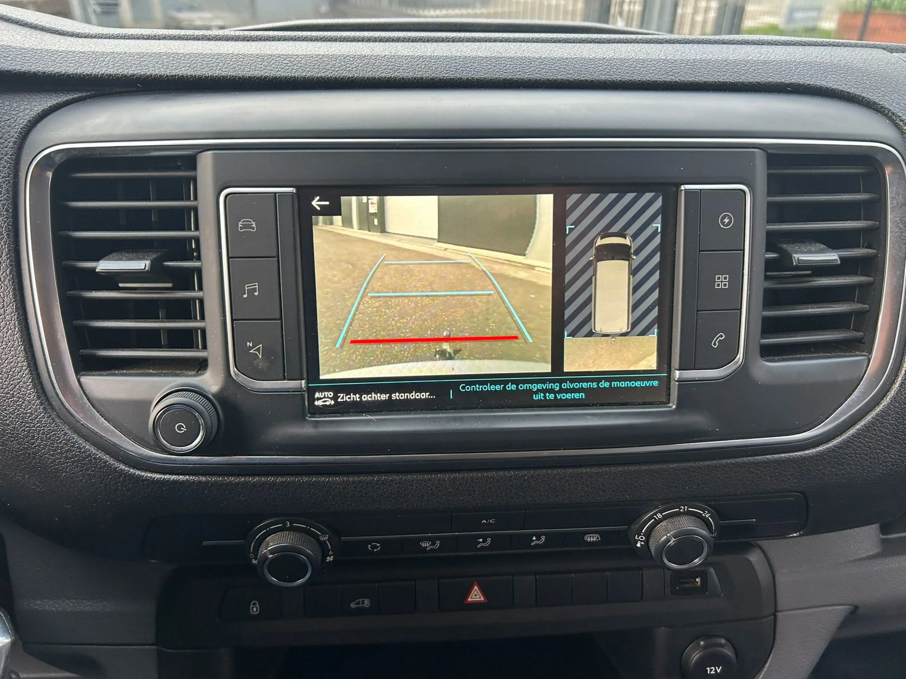 Peugeot e-Expert Standard Asphalt 50 kWh — photo 6