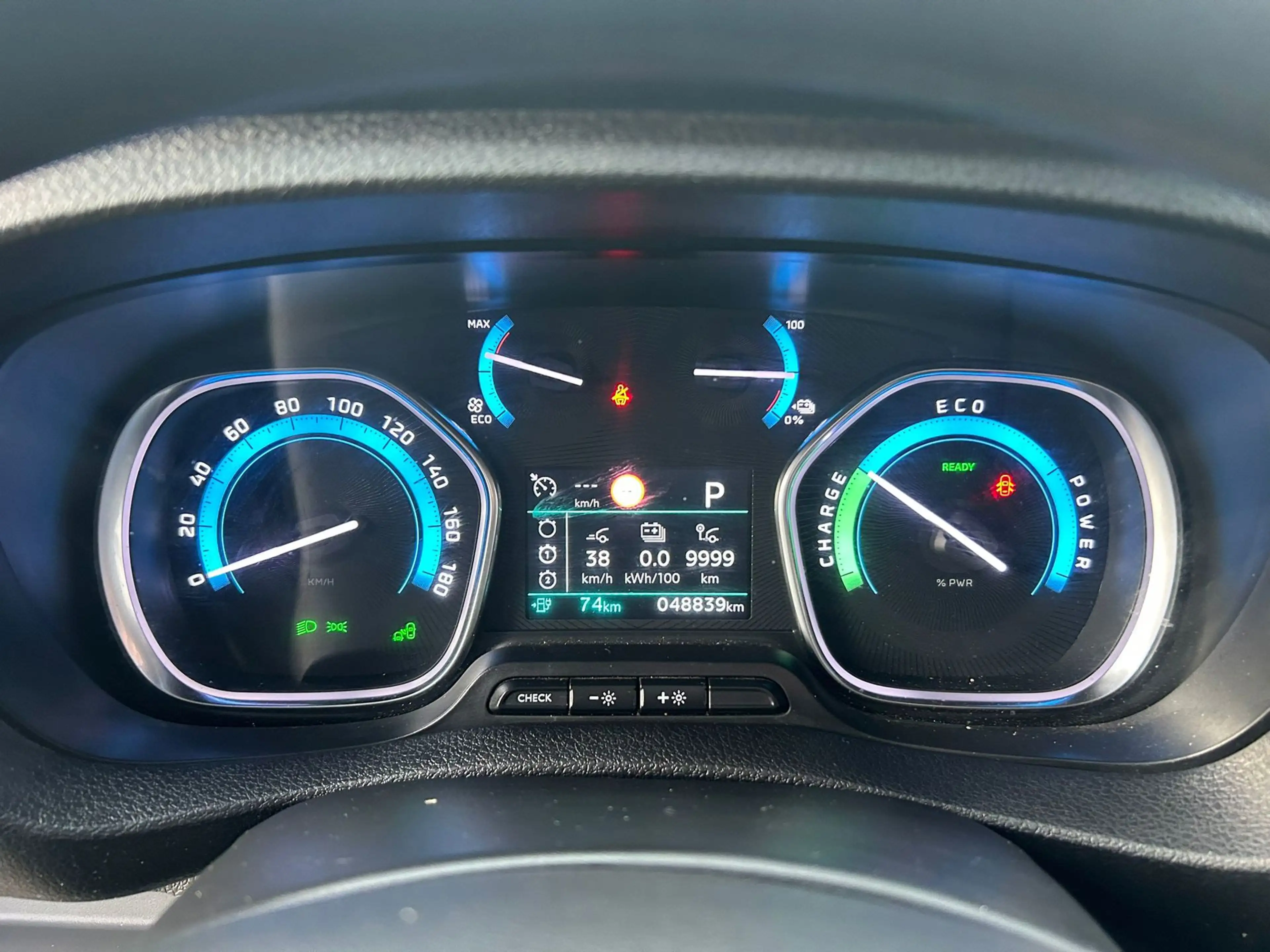 Peugeot e-Expert Standard Asphalt 50 kWh — photo 5