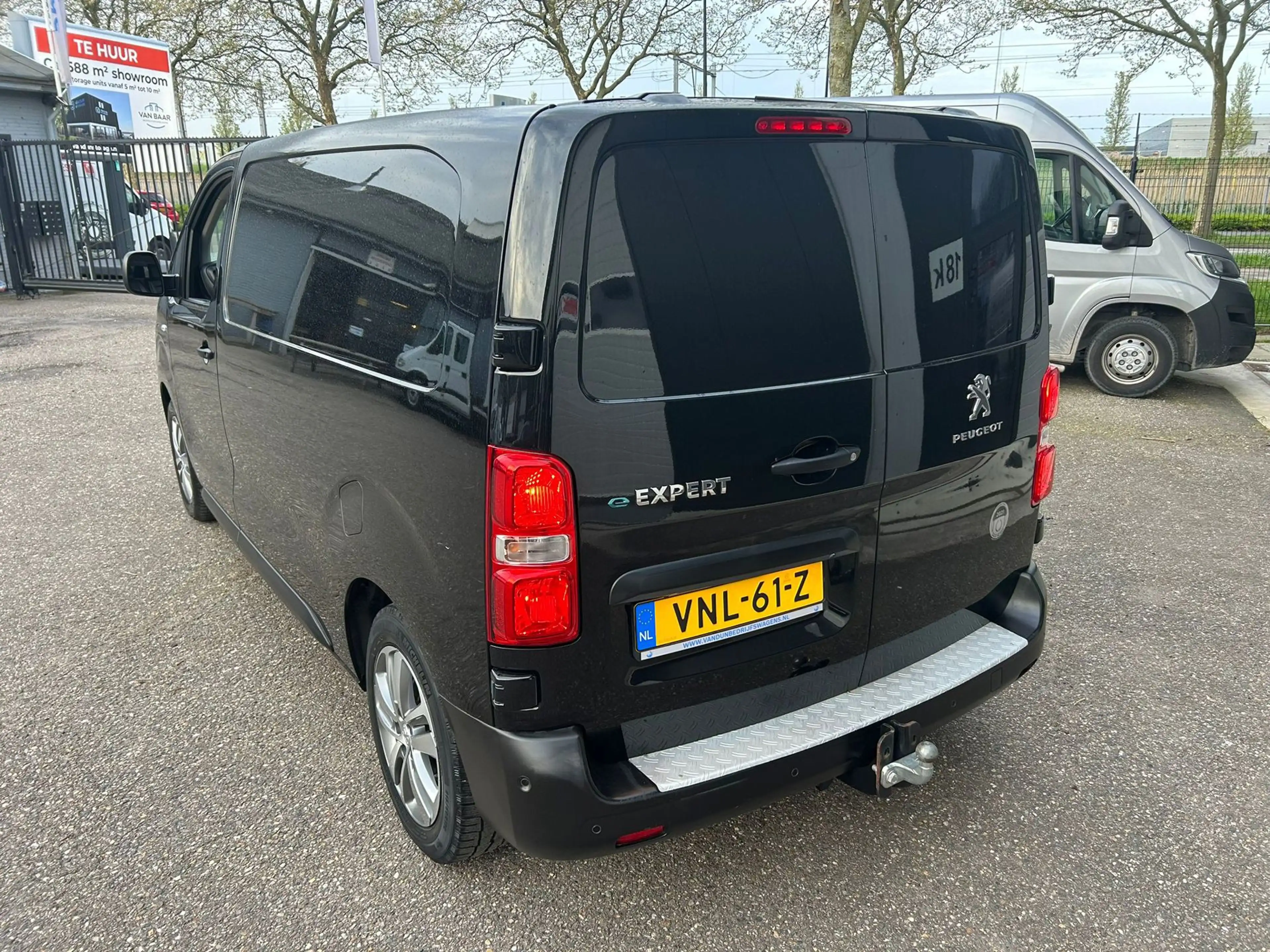 Peugeot e-Expert Standard Asphalt 50 kWh — photo 15