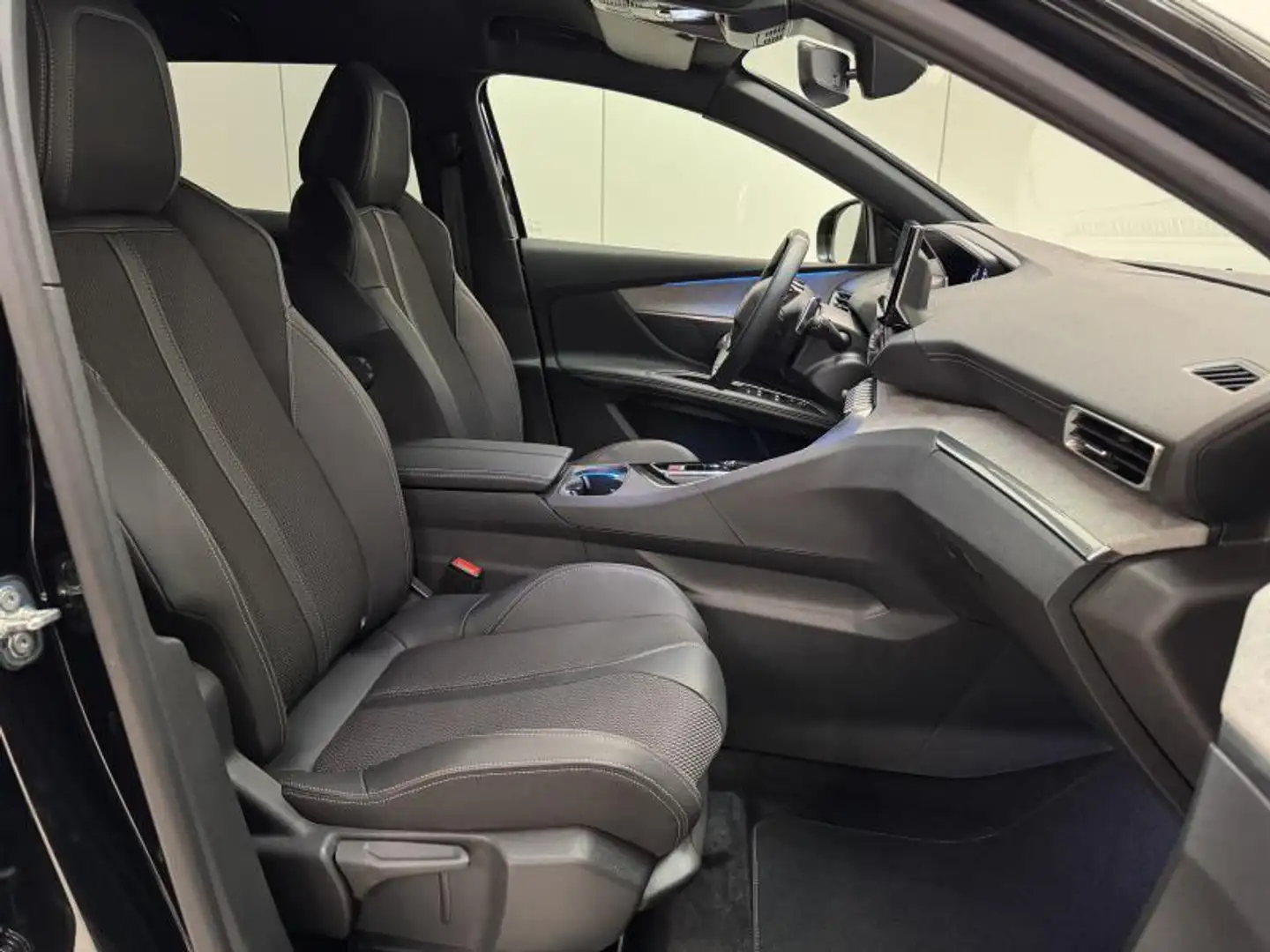 Peugeot 3008 1.2 EAT8 GT **BLACK PACK** LED|GPS|PDC|CAM|CARPLAY Zwart - 2