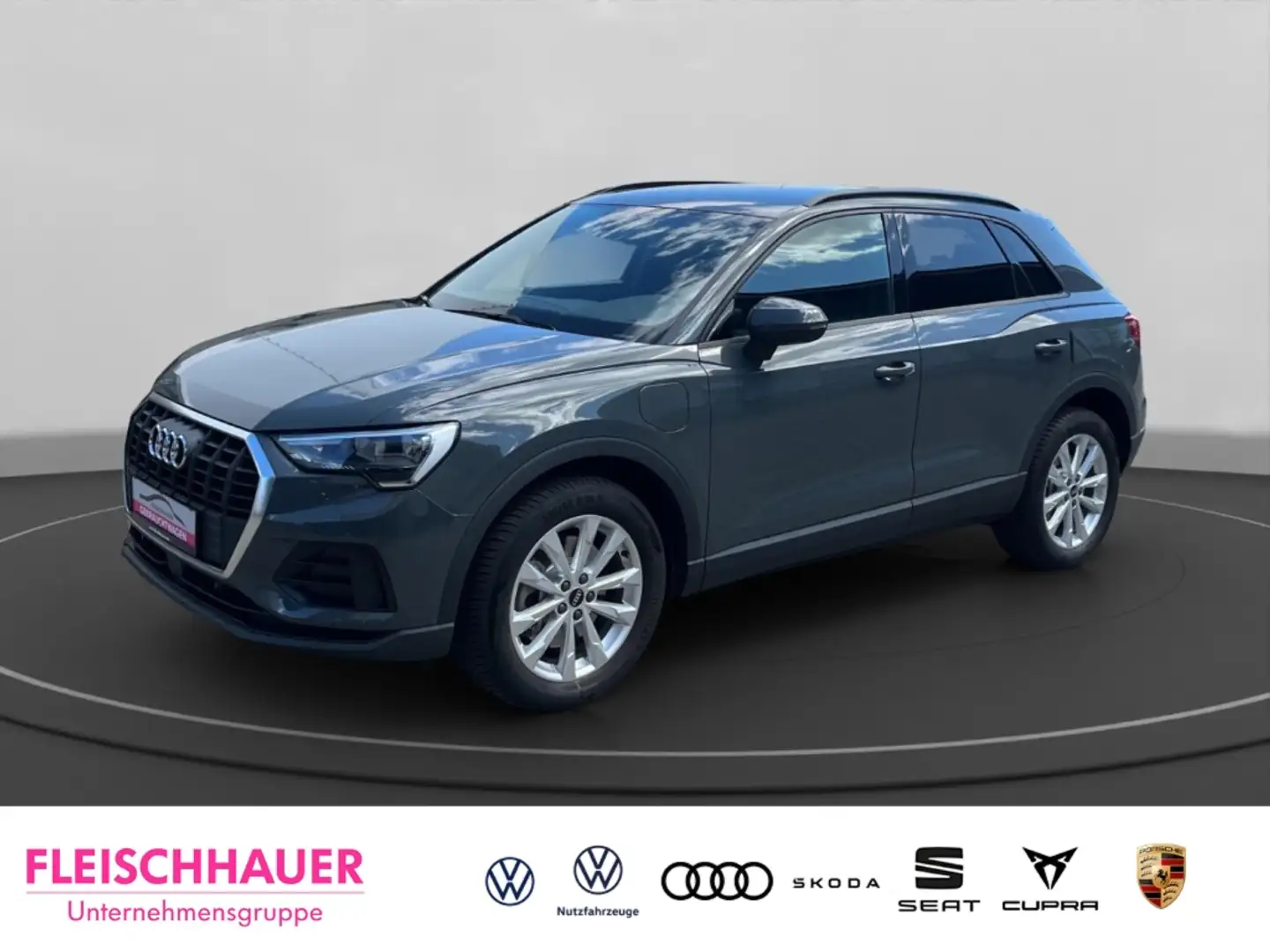 Audi Q3 45 TFSI e S-line Interieur AHK Kamera Alcantara Grau - 1