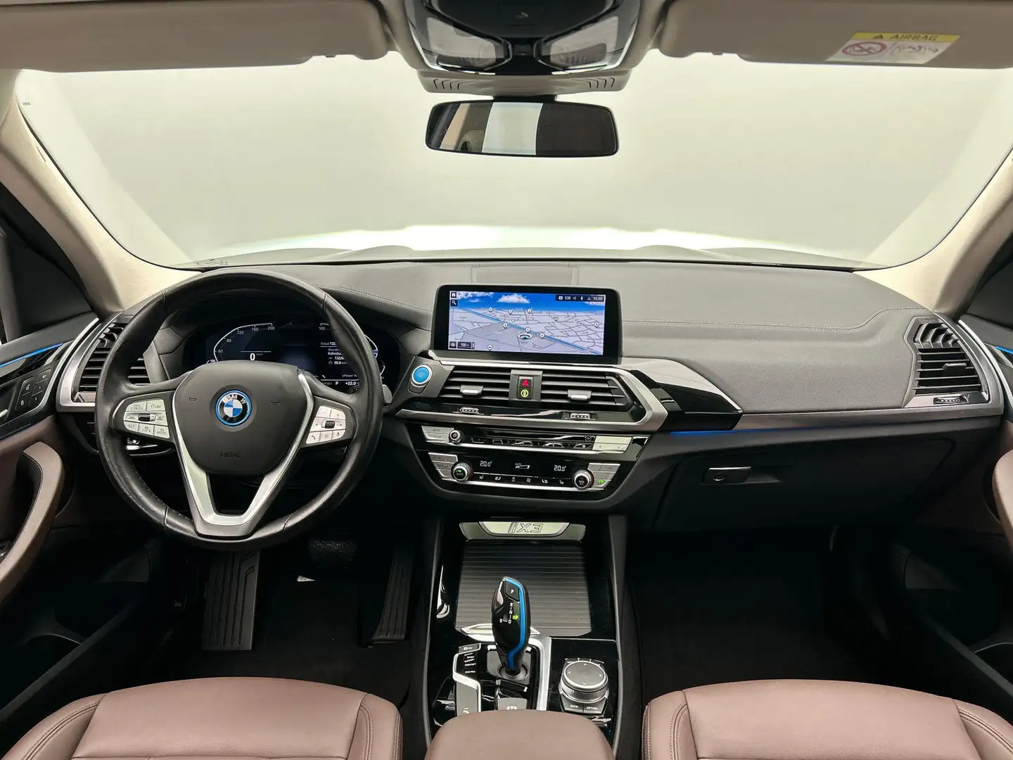 BMW iX3 Executive 80 kWh Trekhaak Pano/dak Leder Apple/Car Zwart - 2