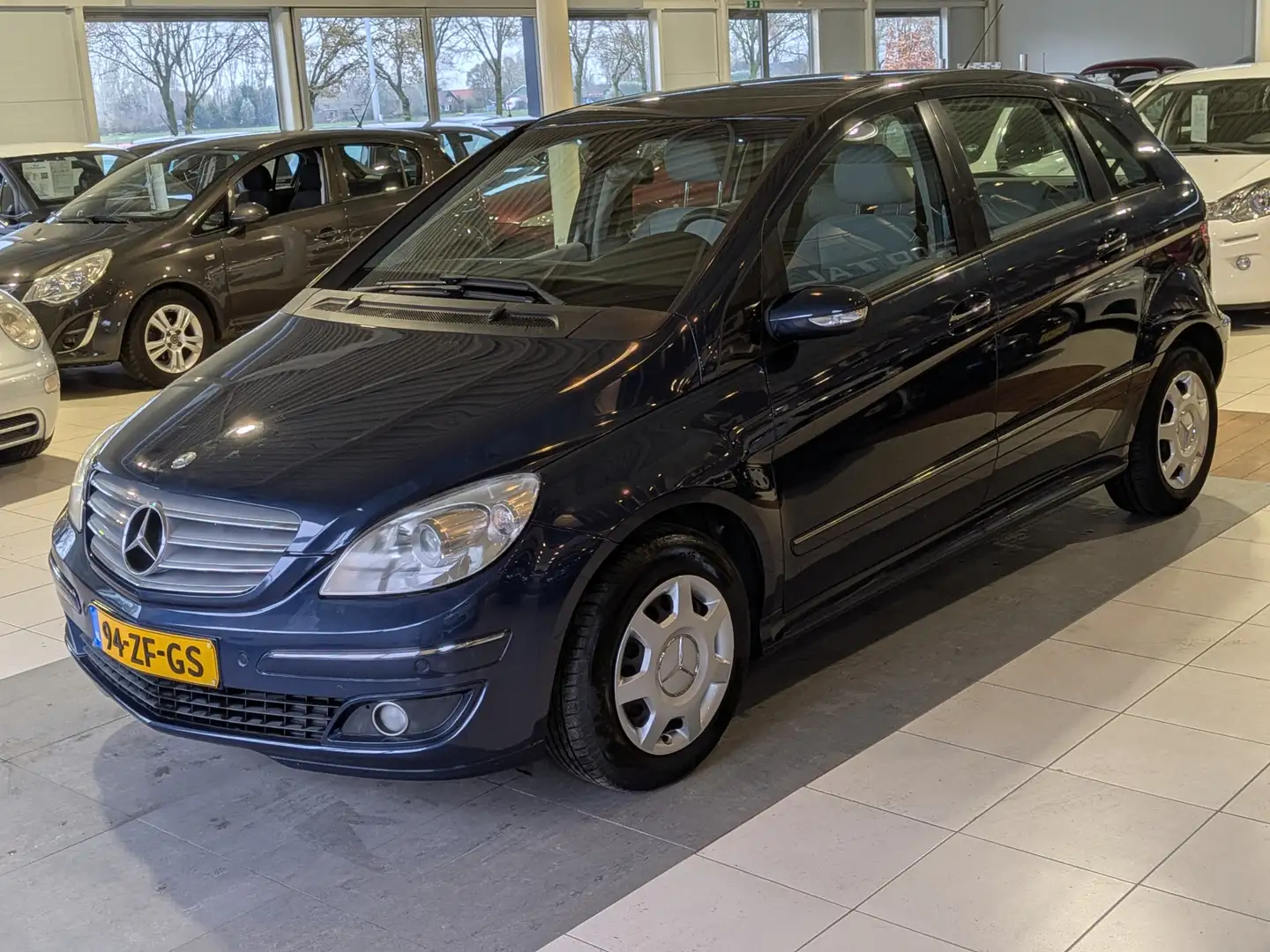 Mercedes-Benz B 170 Automaat Airco, Cruise Control, Trekhaak, Stuurbek Blauw - 2