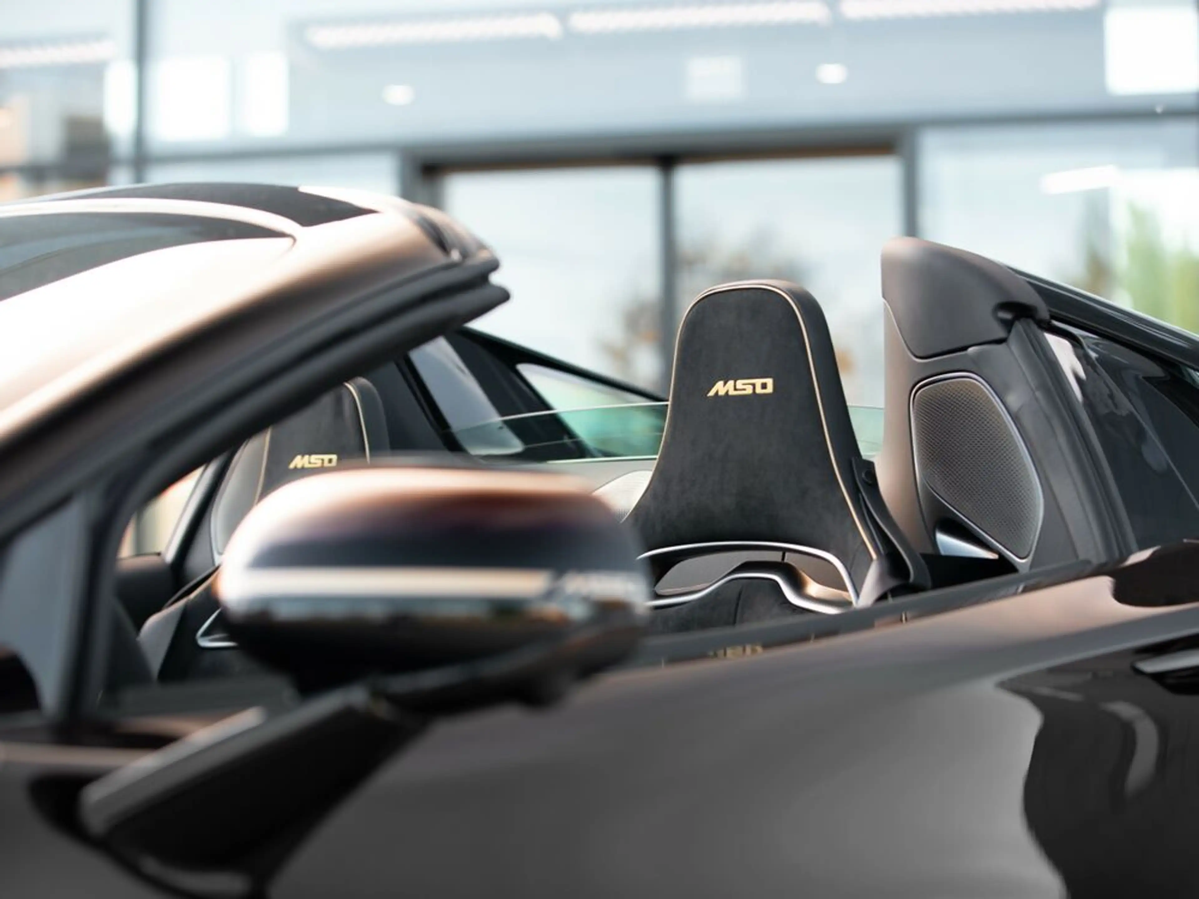 McLaren Artura Artura Spider / MSO Pack / F1 Drivers Signatures — photo 10