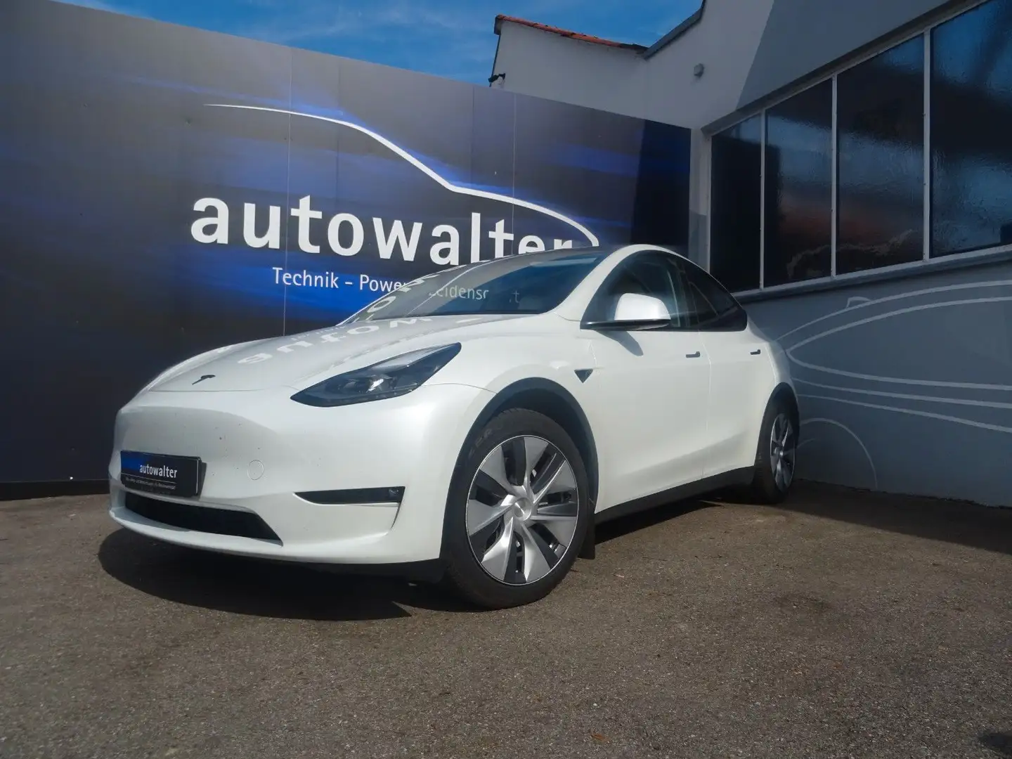 Tesla Model Y Long Range Dual AWD Blanc - 1