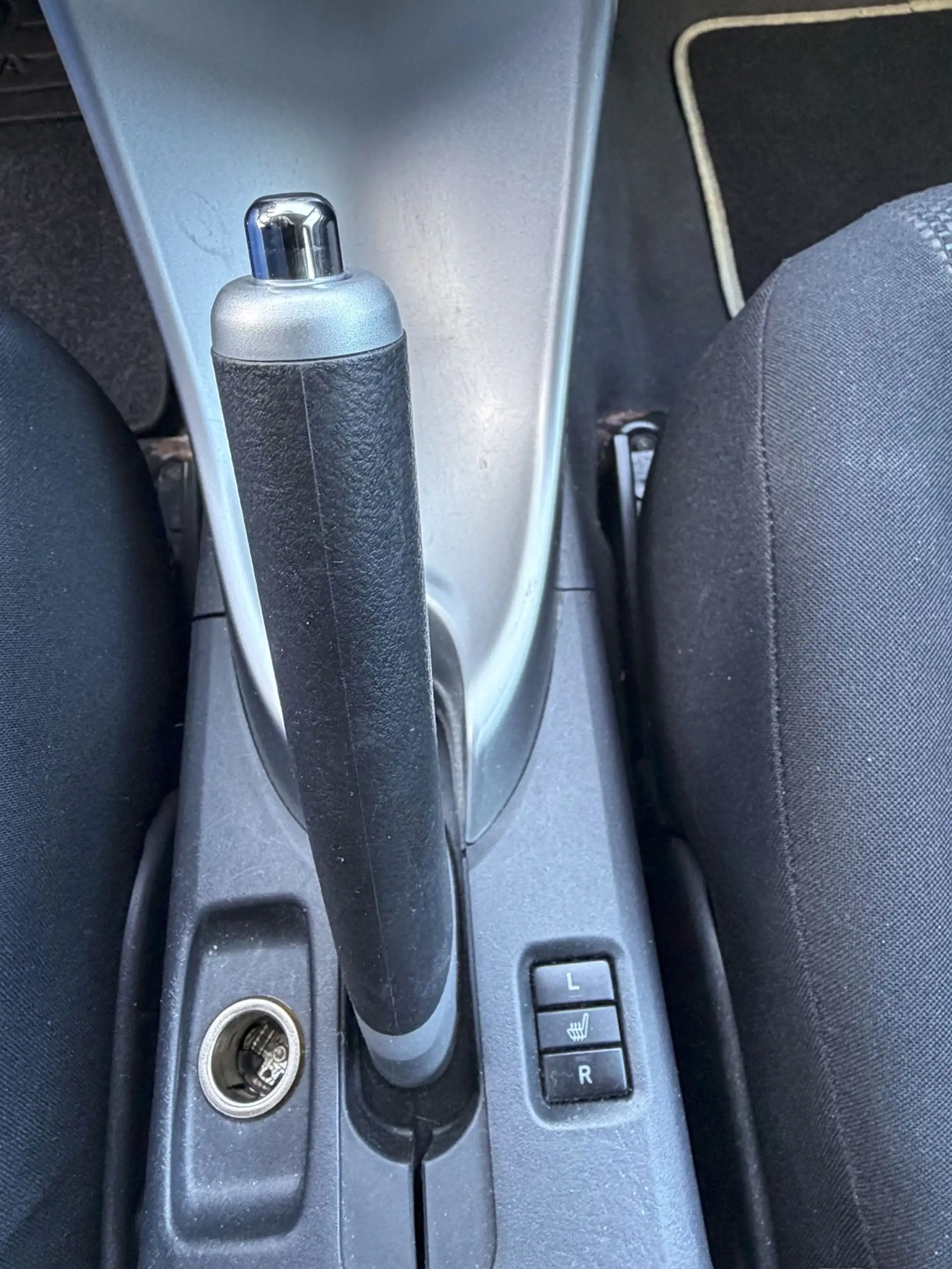 Toyota Auris 1.8 (Hybrid) Life — photo 13
