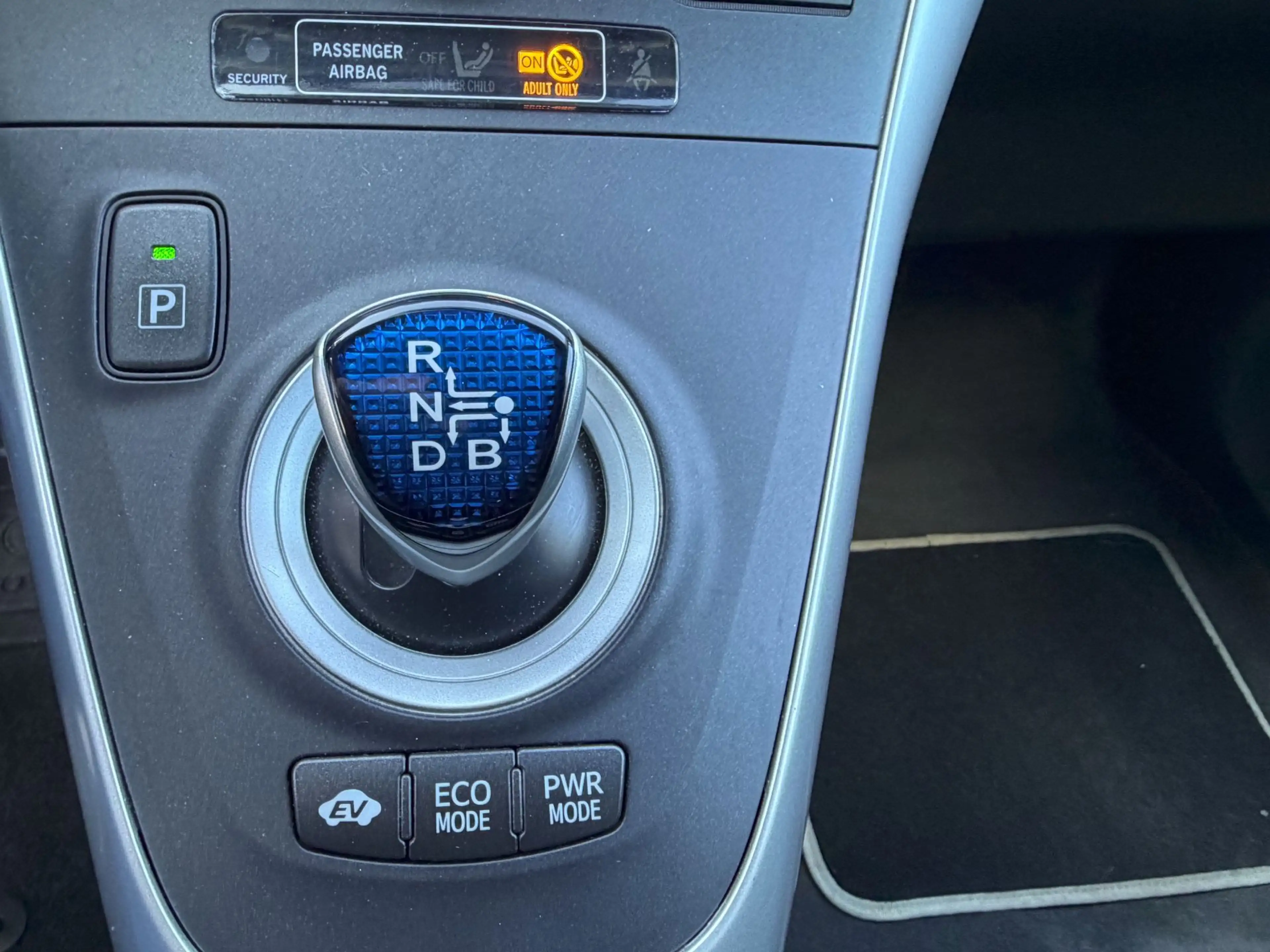 Toyota Auris 1.8 (Hybrid) Life — photo 15