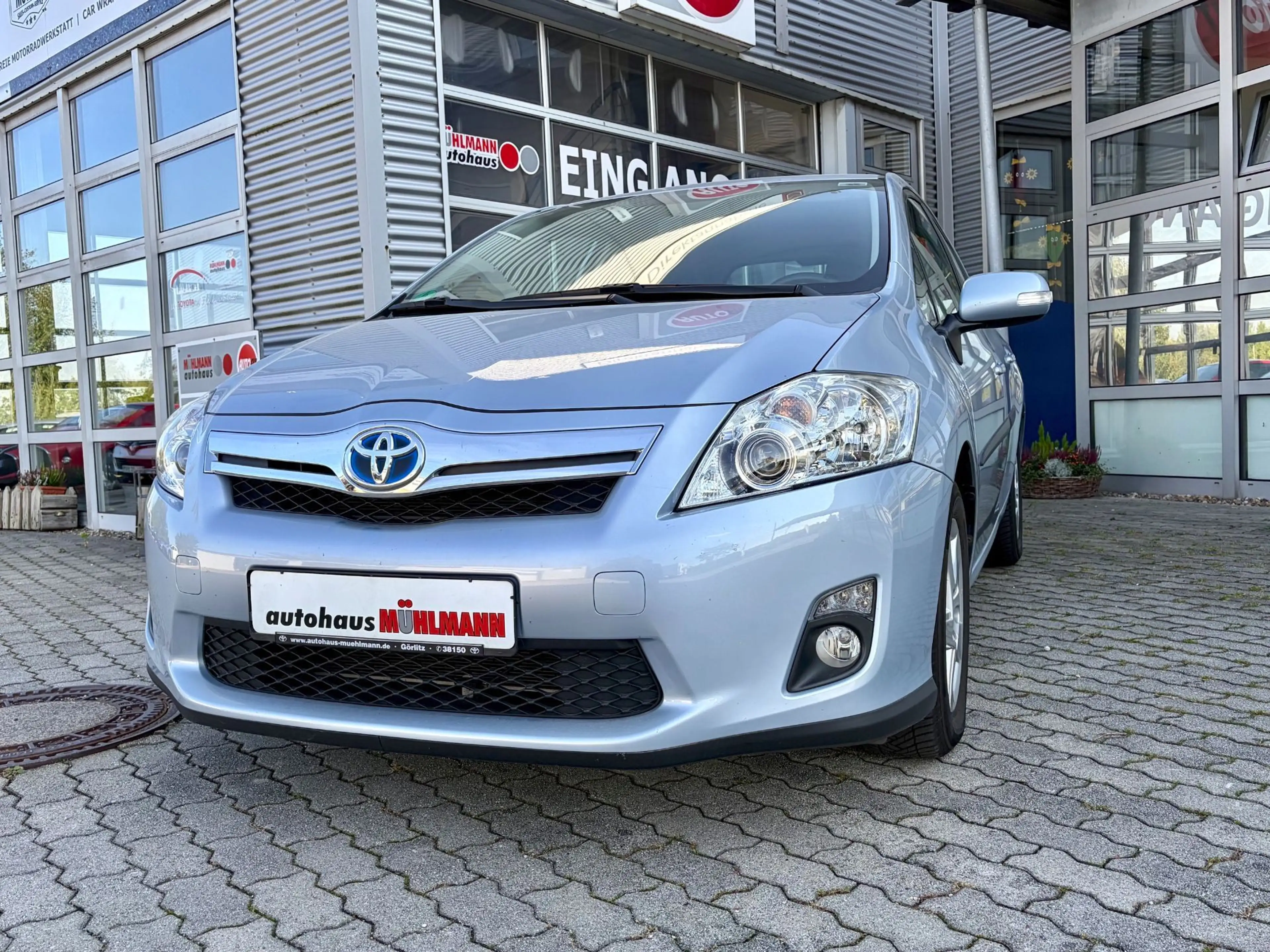 Toyota Auris 1.8 (Hybrid) Life — photo 2