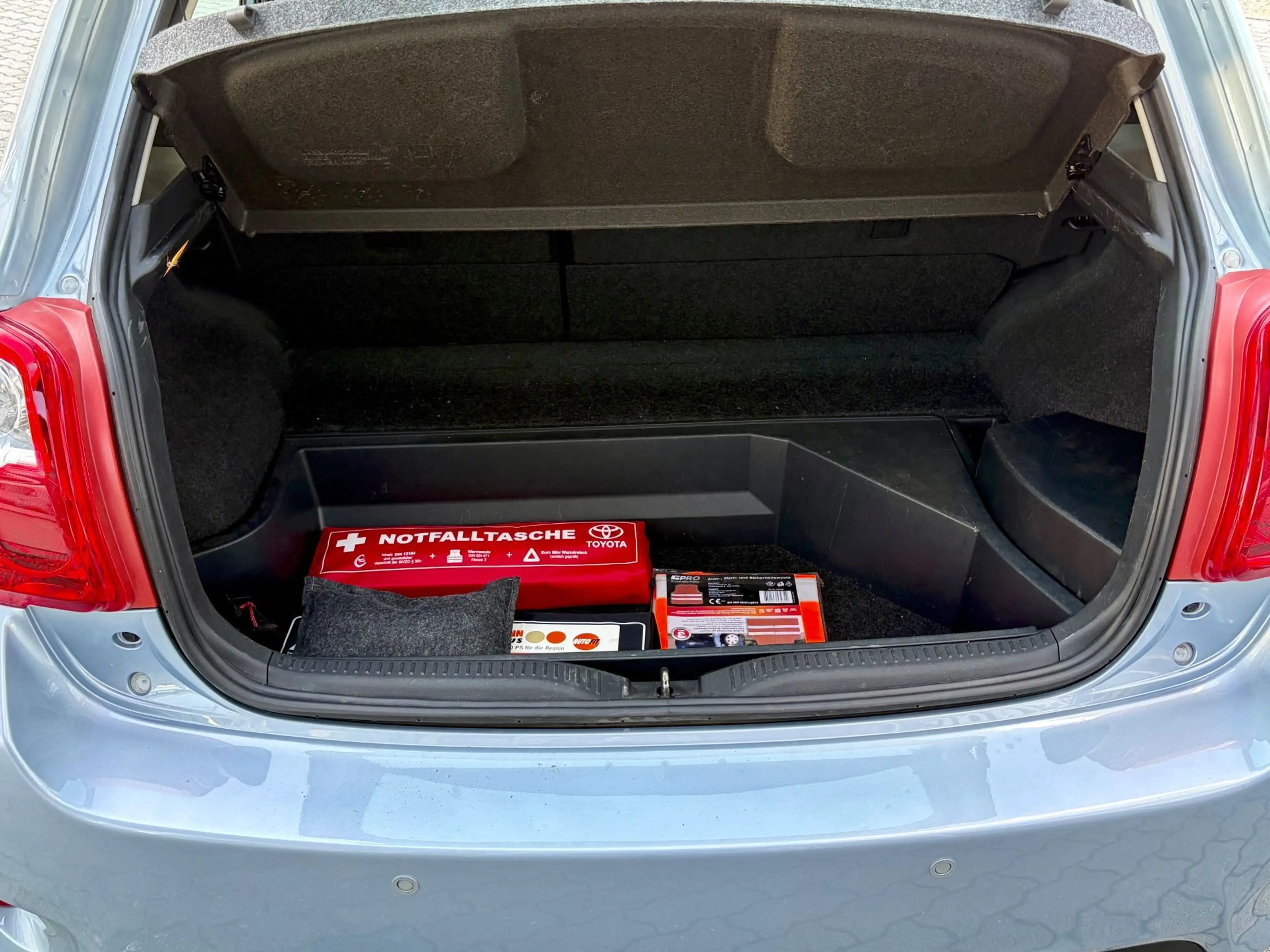 Toyota Auris 1.8 (Hybrid) Life — photo 7
