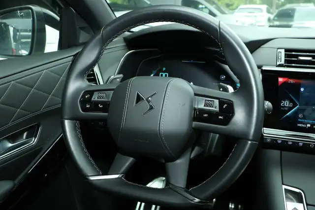 DS Automobiles DS 7 Crossback view 11