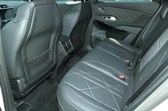 DS Automobiles DS 7 Crossback view 7