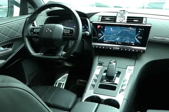 DS Automobiles DS 7 Crossback view 10