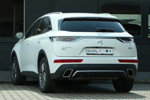 DS Automobiles DS 7 Crossback view 3