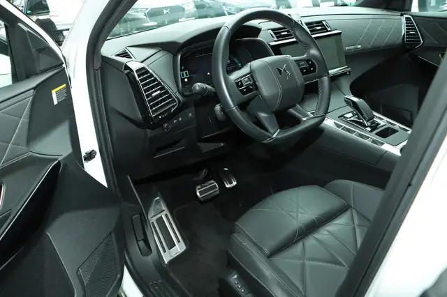 DS Automobiles DS 7 Crossback view 8