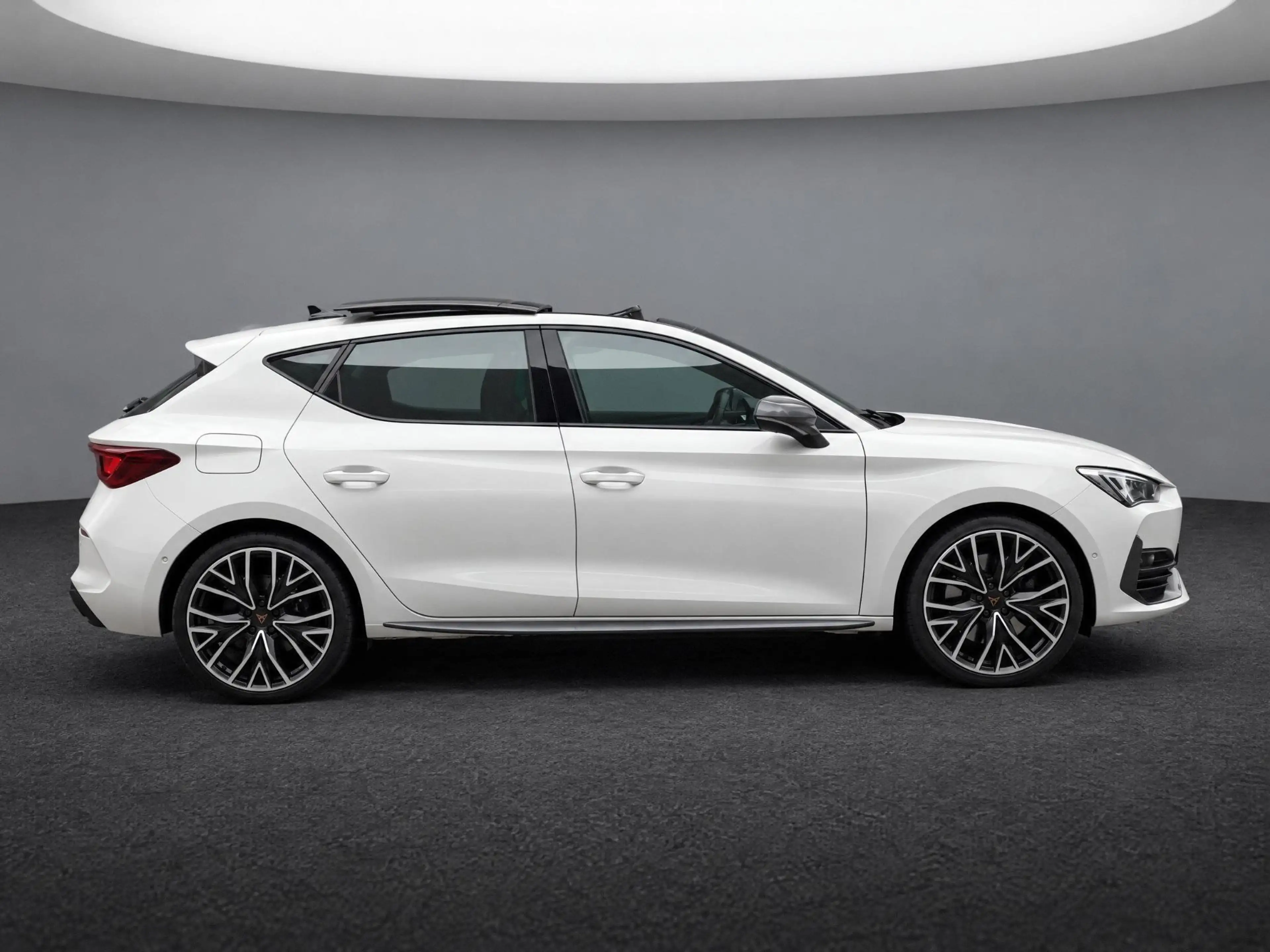CUPRA Leon 1.4 TSI 245pk DSG eHybrid VZ Business · Camera · P — photo 7