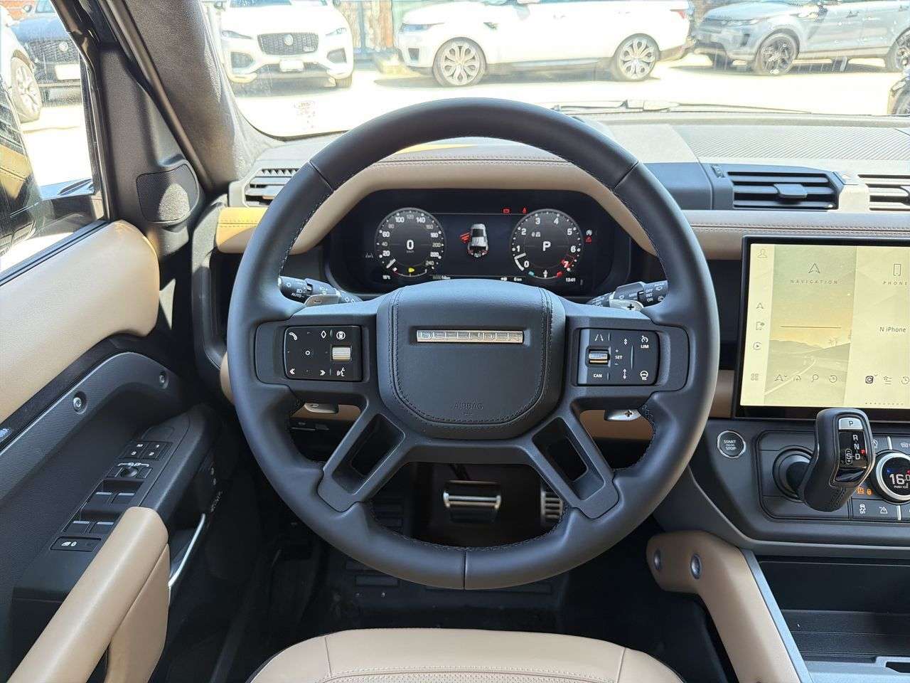 2026 Land Rover Defender 110 P525 V8 thumb 11