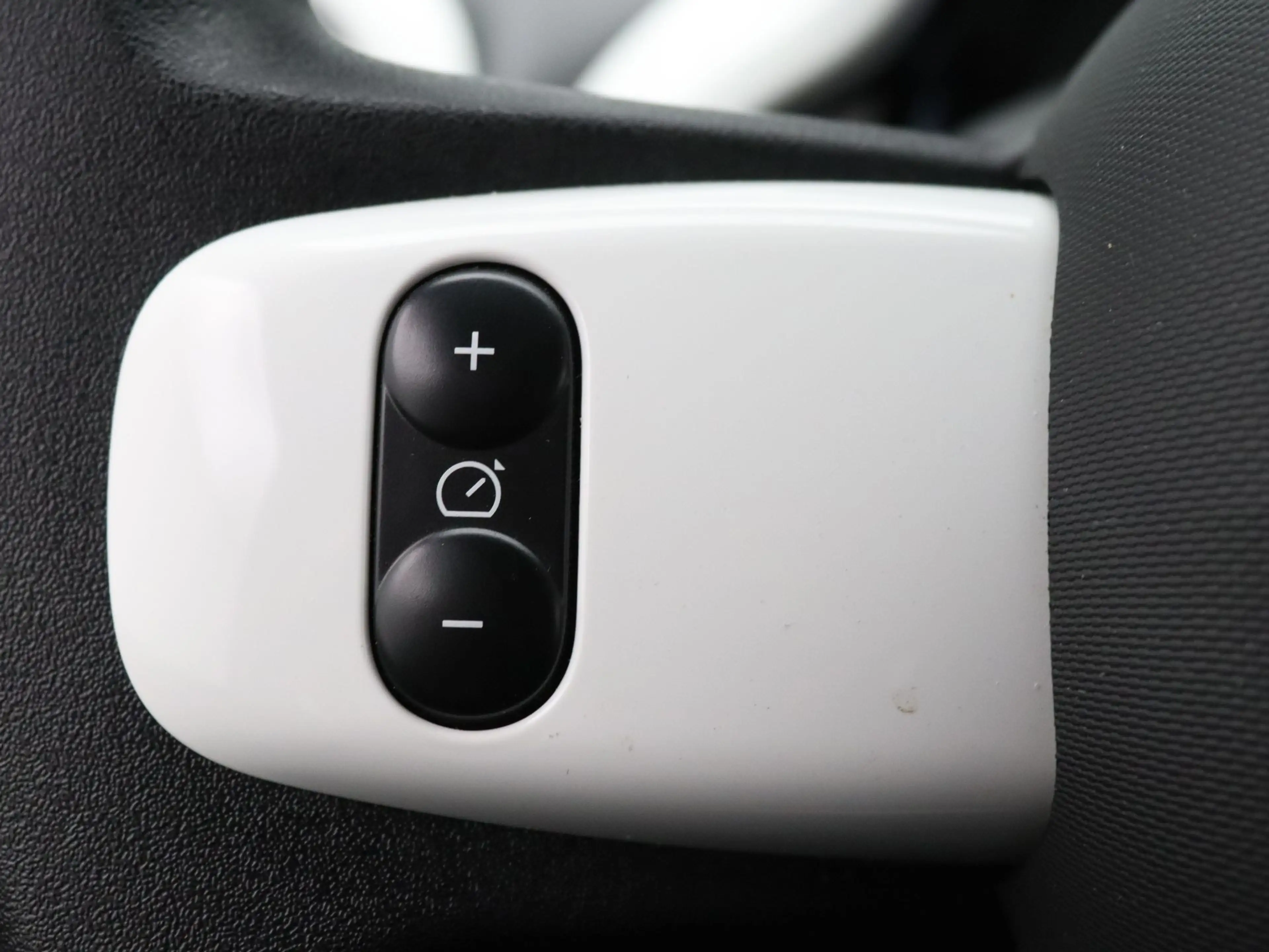 Renault Twingo Z.E. R80 E-Tech Equilibre 22 kWh Apple Carplay/And — photo 13