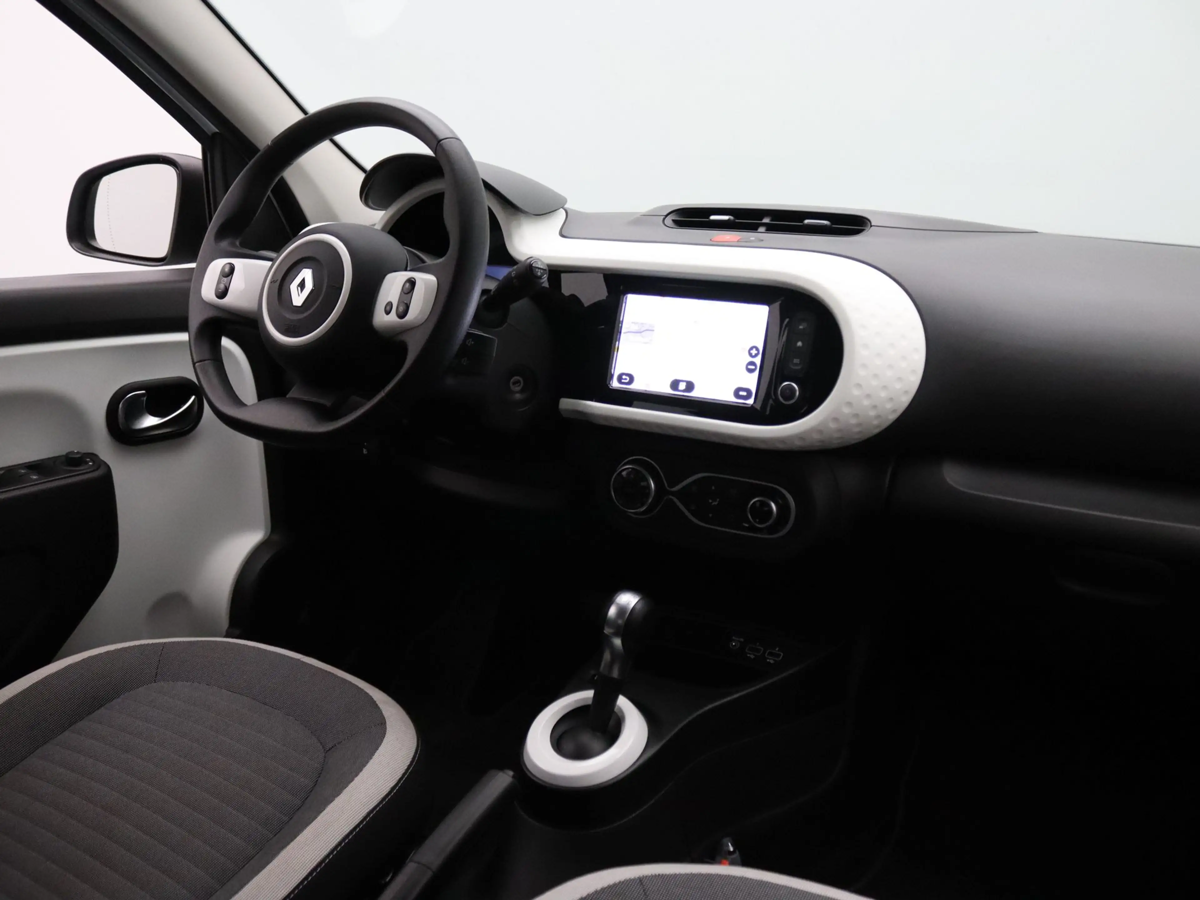 Renault Twingo Z.E. R80 E-Tech Equilibre 22 kWh Apple Carplay/And — photo 28