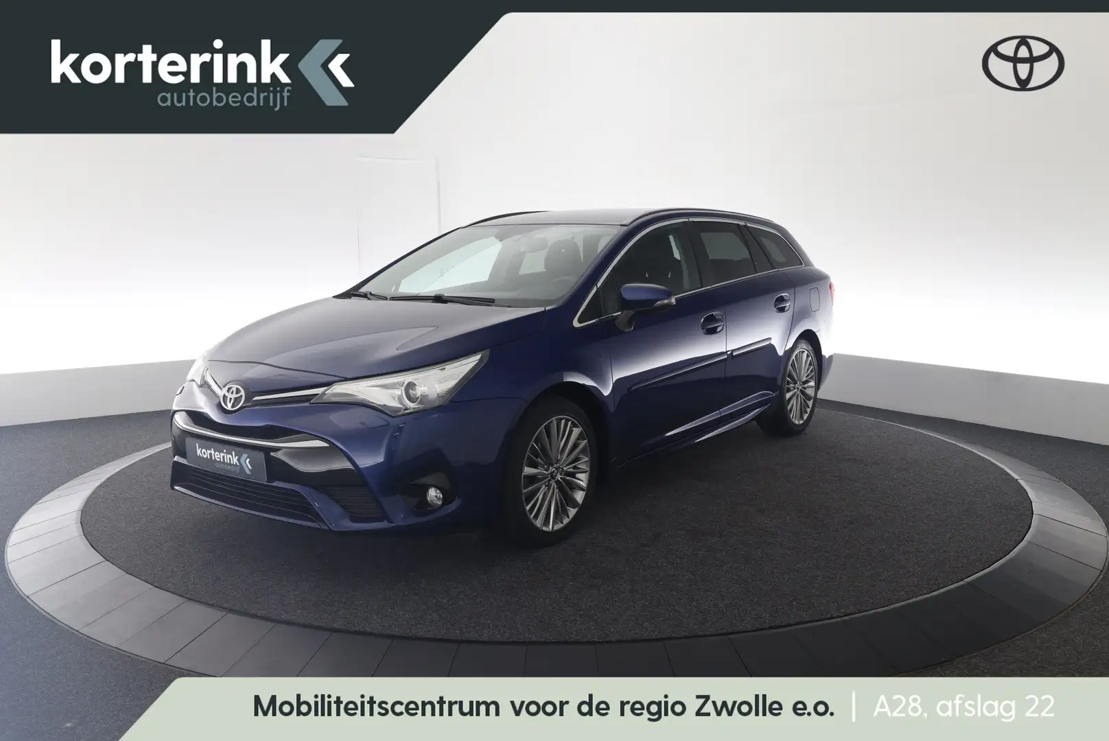 Toyota Avensis Touring Sports 1.8 VVT-i Executive Business Bleu - 1
