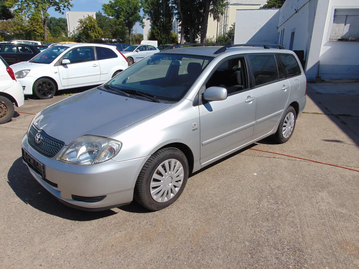 Toyota Corolla 1.6 / Kombi / Klima Silber - 1