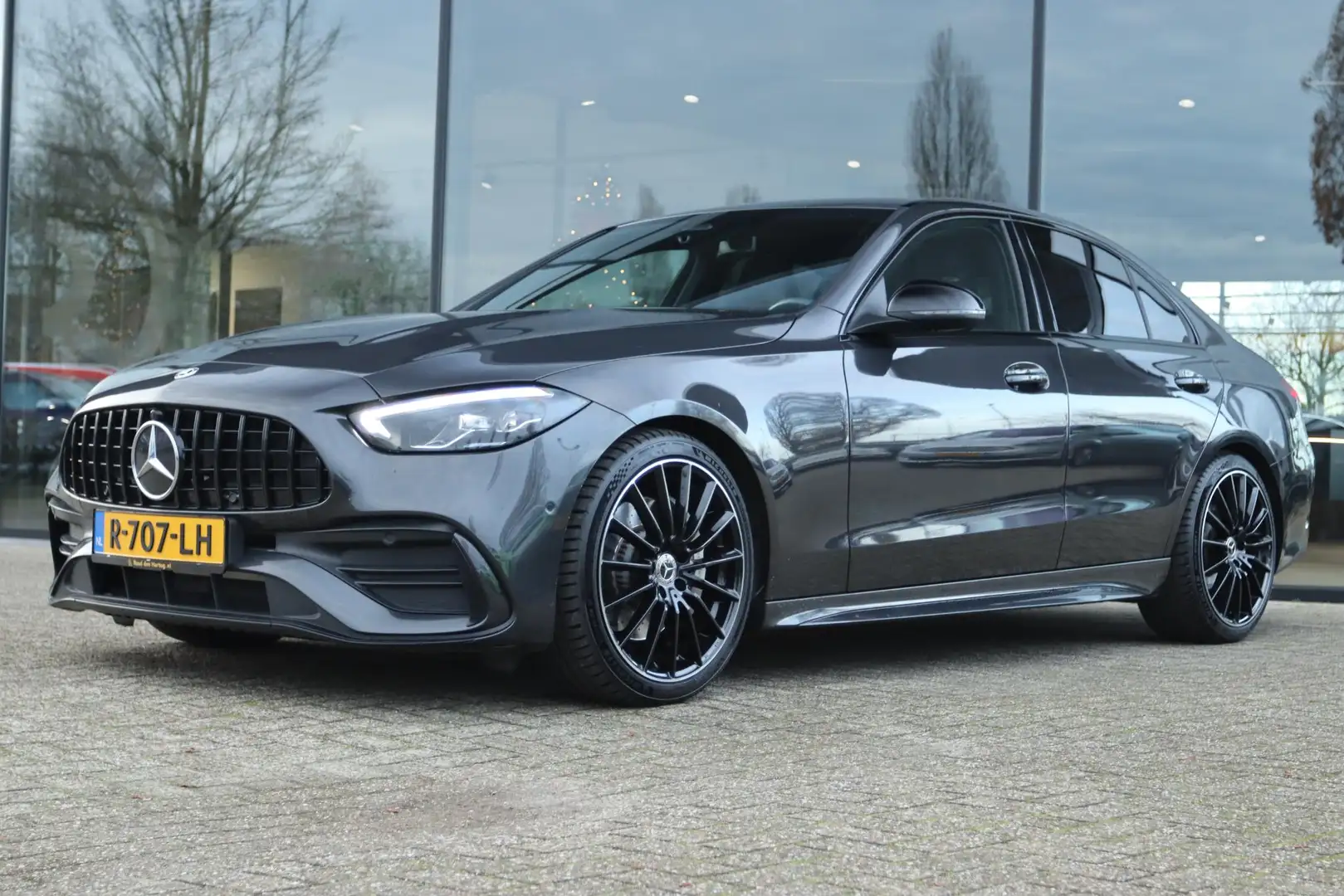 Mercedes-Benz C 180 AMG LINE | ACC | CAMERA | CARPLAY | VIRT. COCKPIT Grau - 1