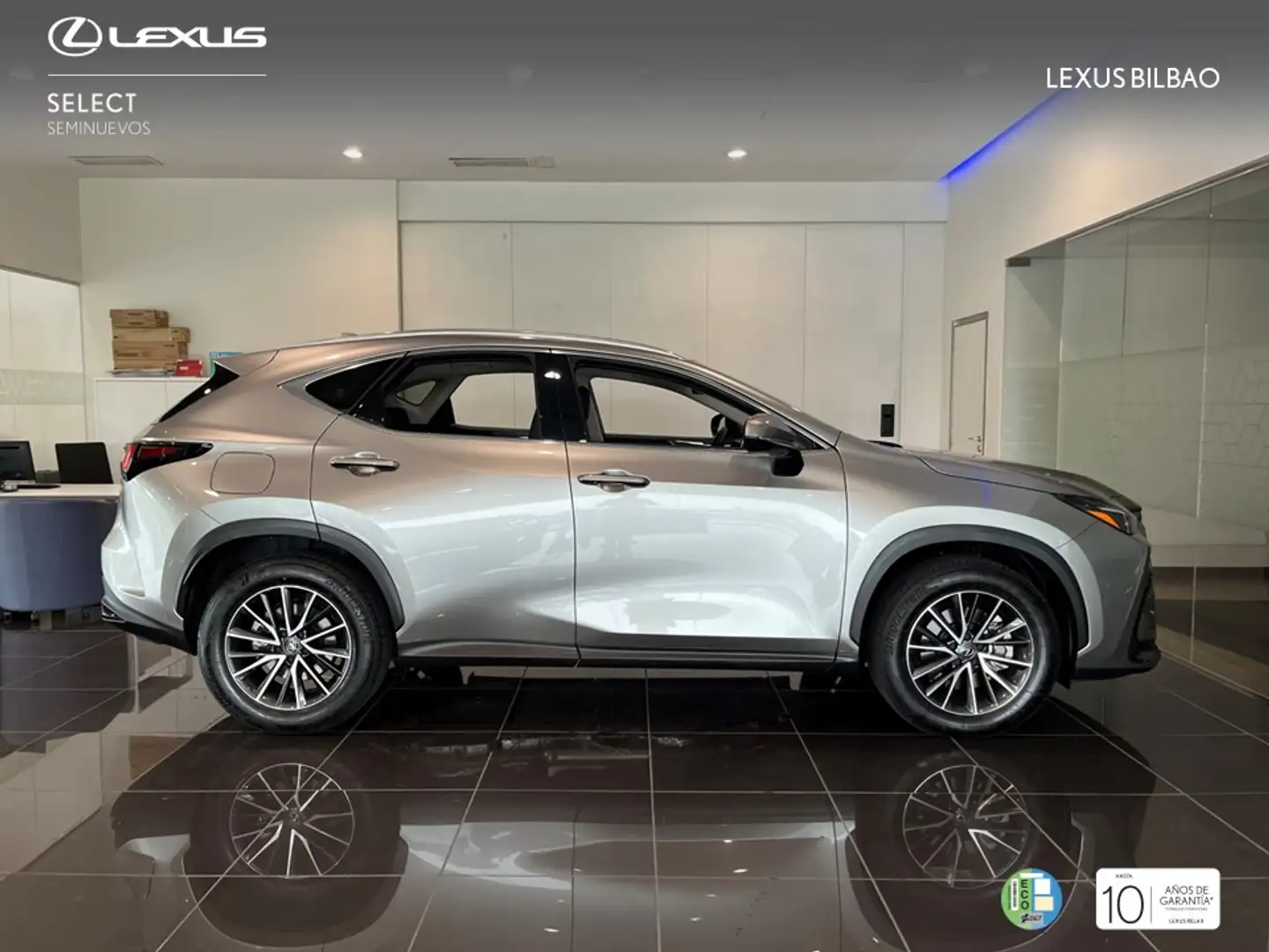 Lexus NX 450h+ Premium+ 4WD Срібний - 2