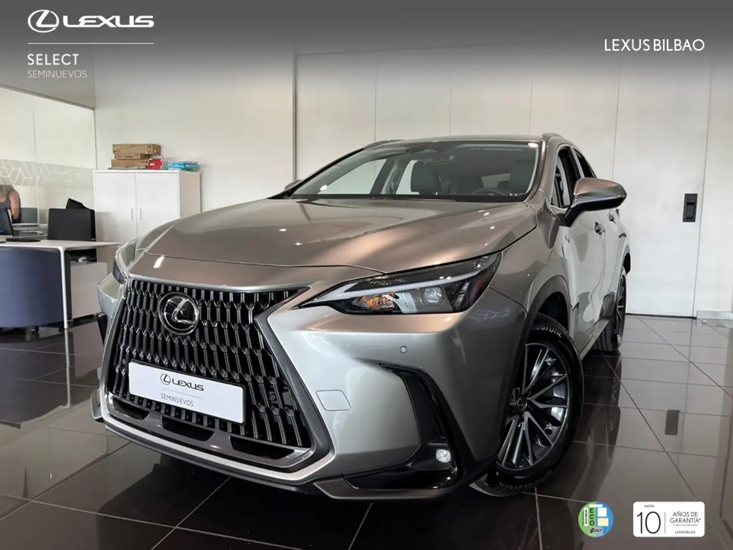 Lexus NX 450h+ Premium+ 4WD Срібний - 1