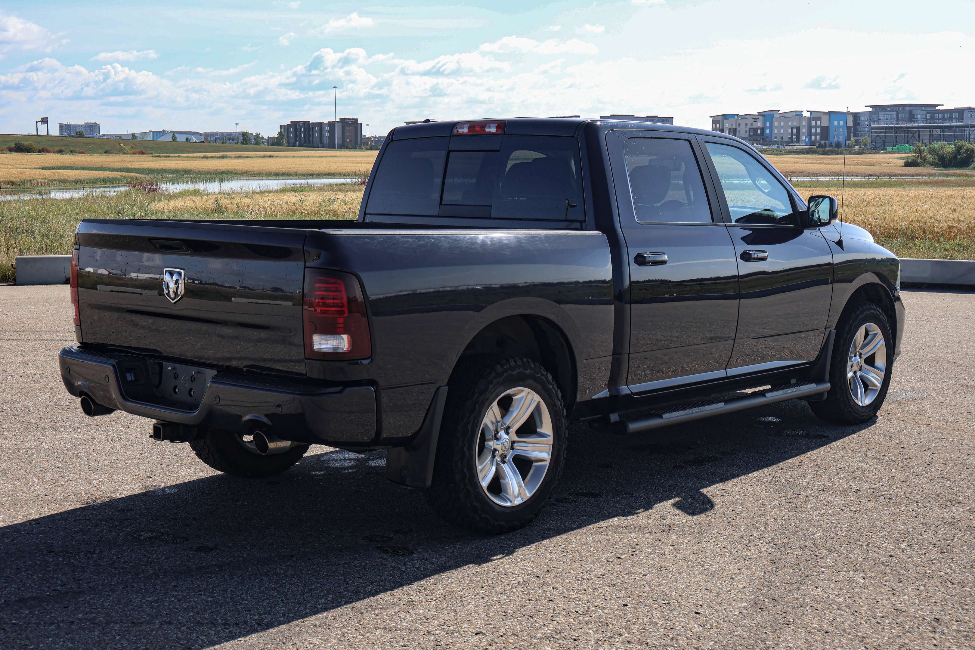 2017 RAM 1500 SPORT CREWCAB 4X4 LEATHER SUNROOF LOW KMS — снимка 1