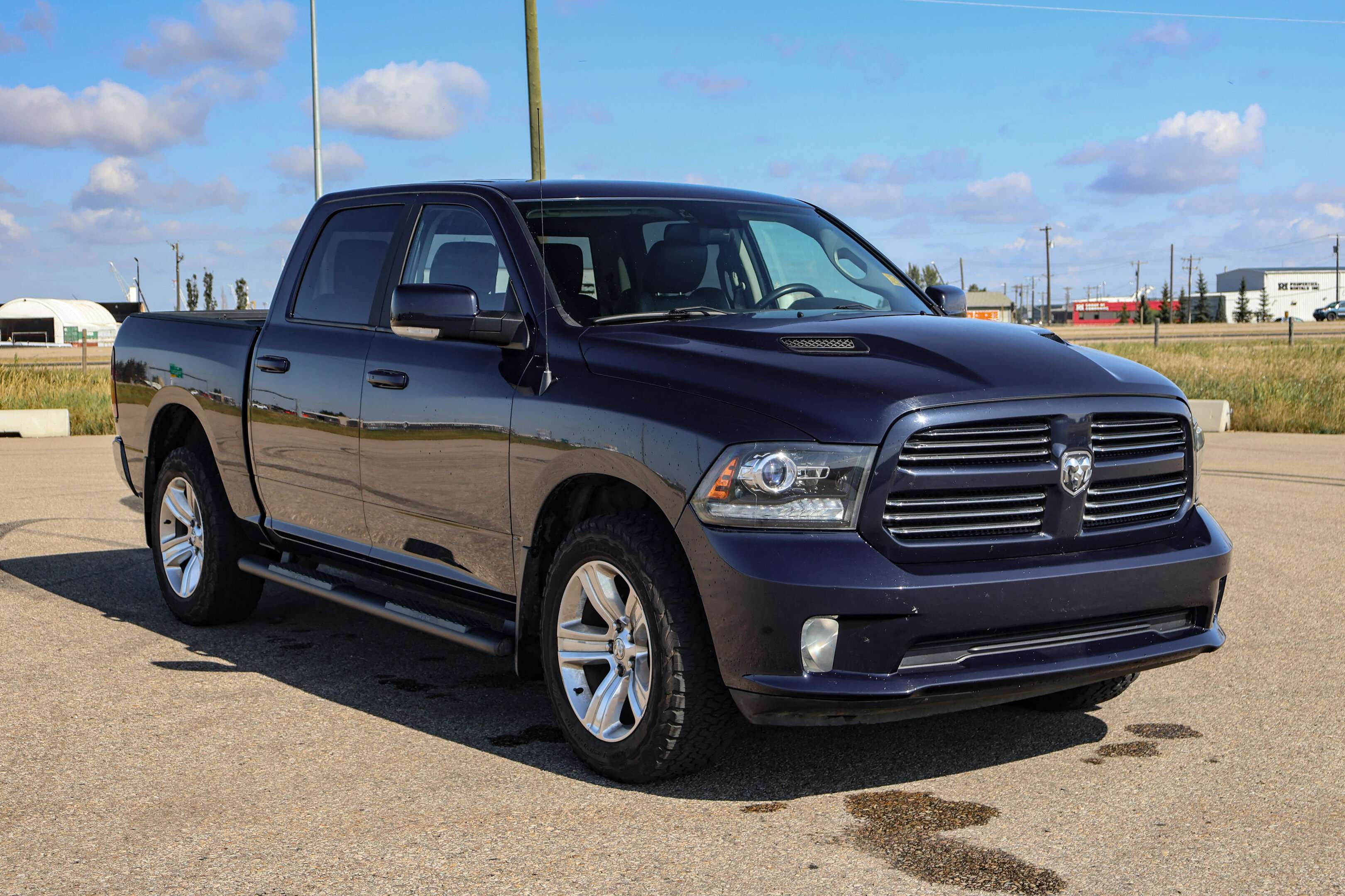 2017 RAM 1500 SPORT CREWCAB 4X4 LEATHER SUNROOF LOW KMS — снимка 1