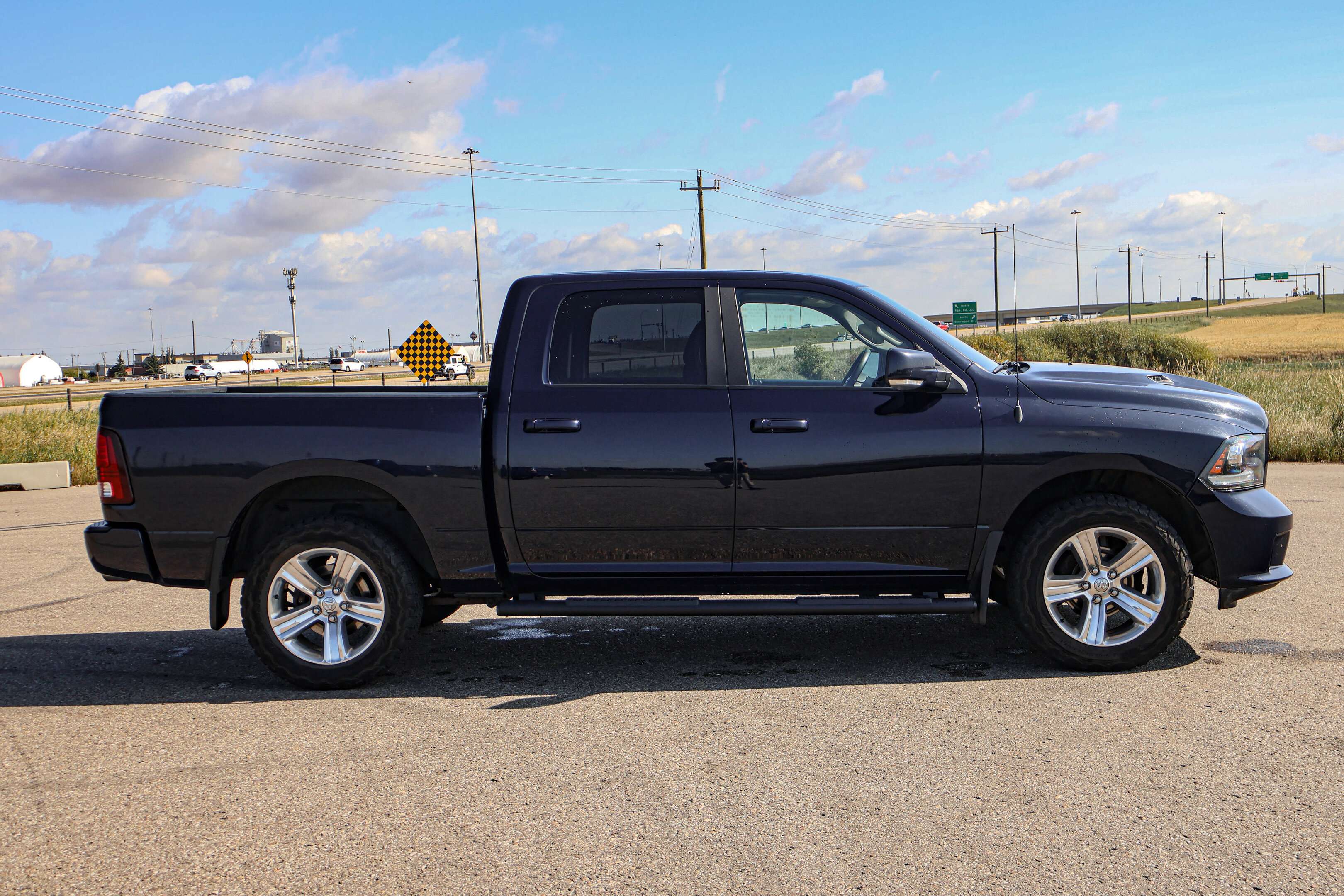 2017 RAM 1500 SPORT CREWCAB 4X4 LEATHER SUNROOF LOW KMS — снимка 1