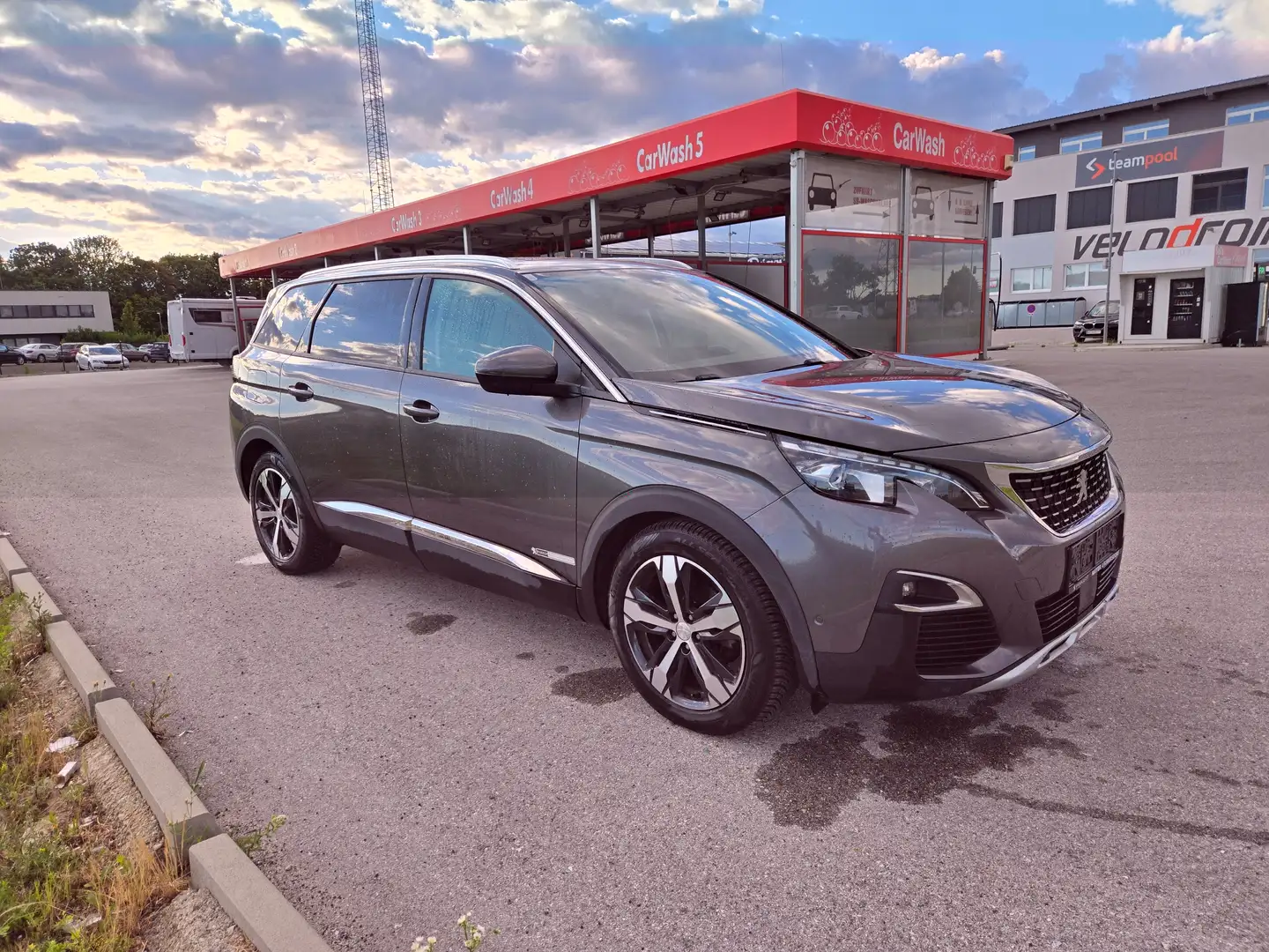 Peugeot 5008 5008 1,2 PureTech 130 S Silber - 1