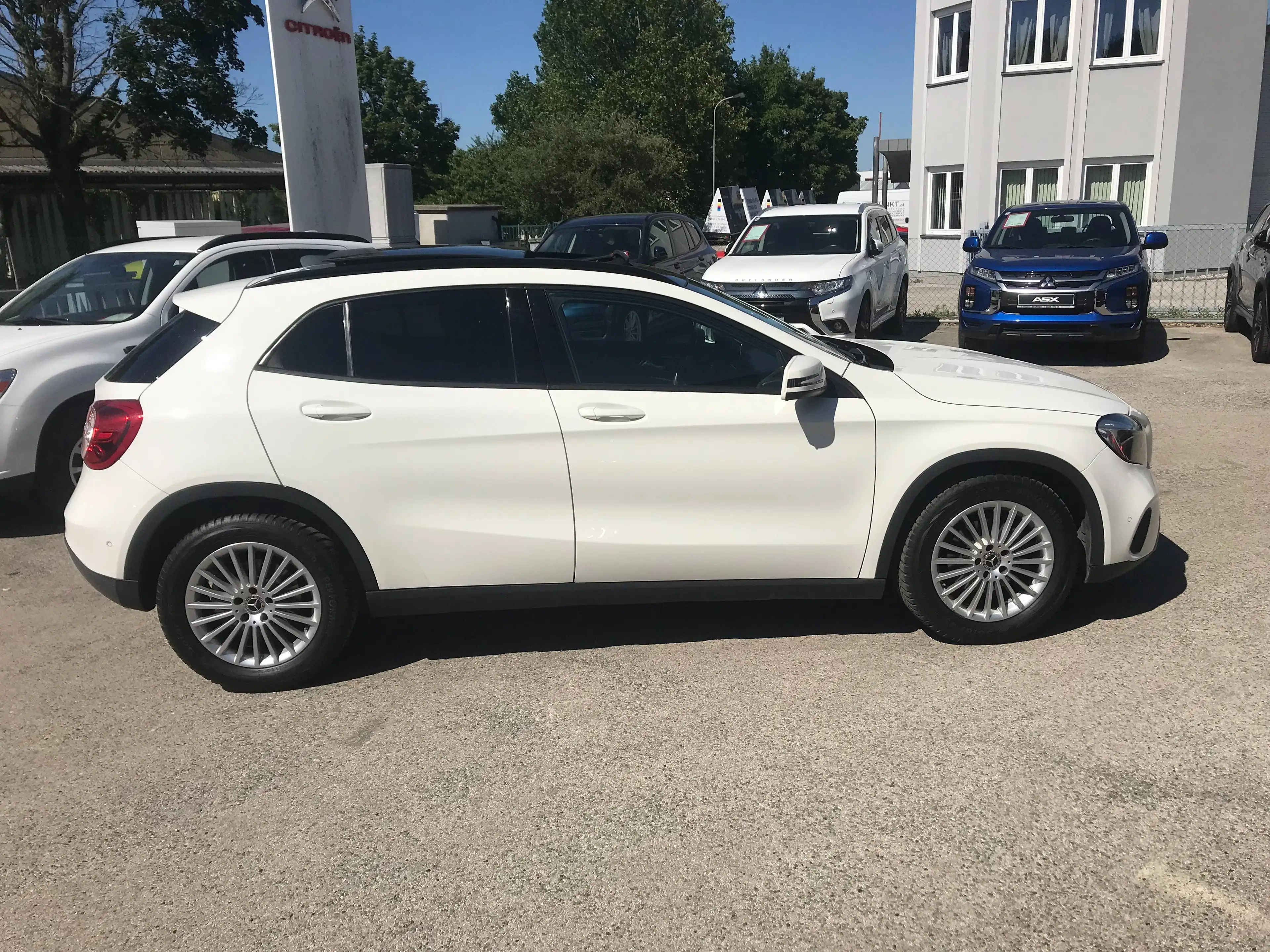 Mercedes-Benz GLA 180 GLA 180d Aut. /Panoramadach — photo 3