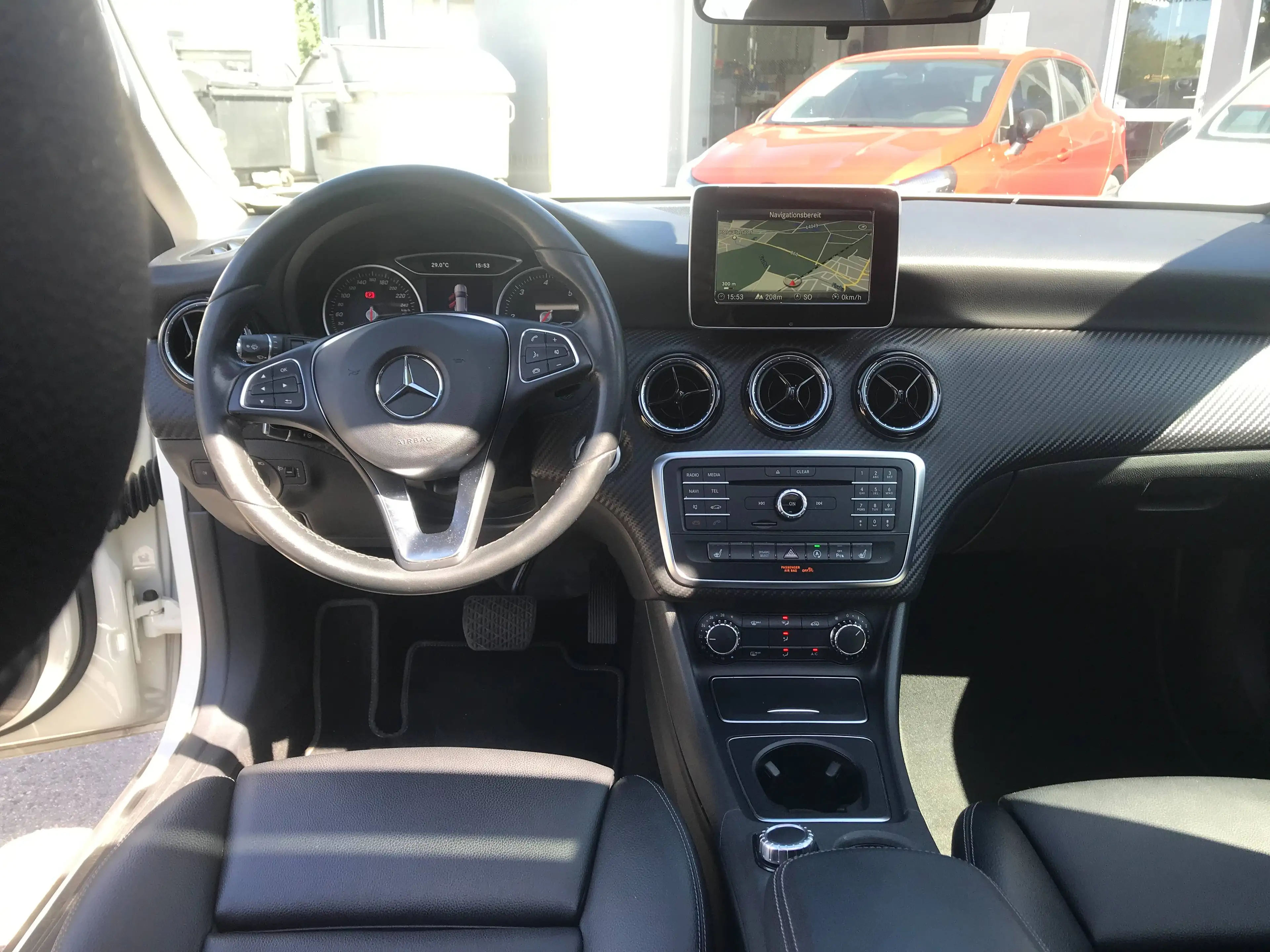 Mercedes-Benz GLA 180 GLA 180d Aut. /Panoramadach — photo 9