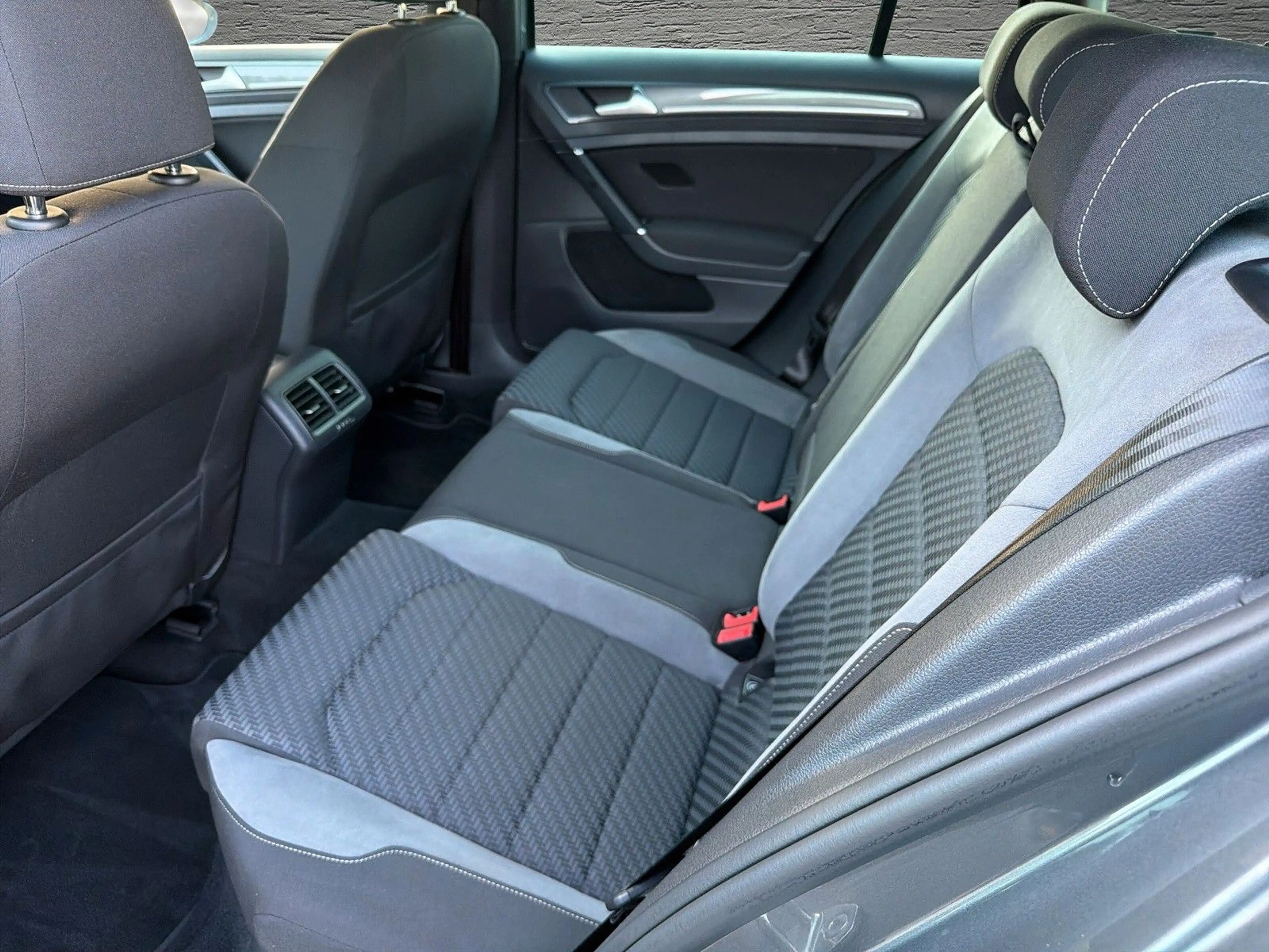 Volkswagen Golf VII Variant Highline 2.0TDI/R-Line/Virtual — photo 14