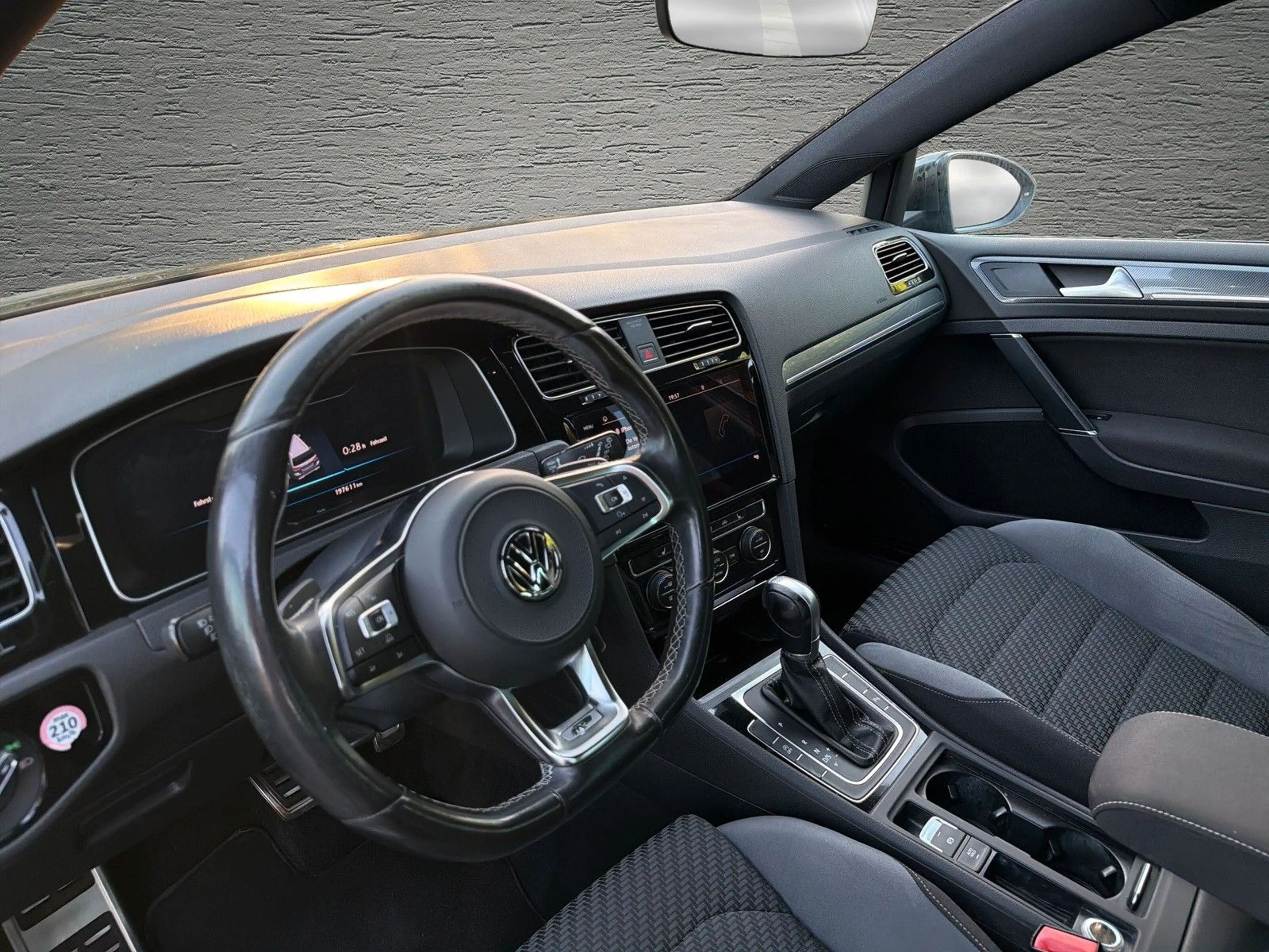 Volkswagen Golf VII Variant Highline 2.0TDI/R-Line/Virtual — photo 11