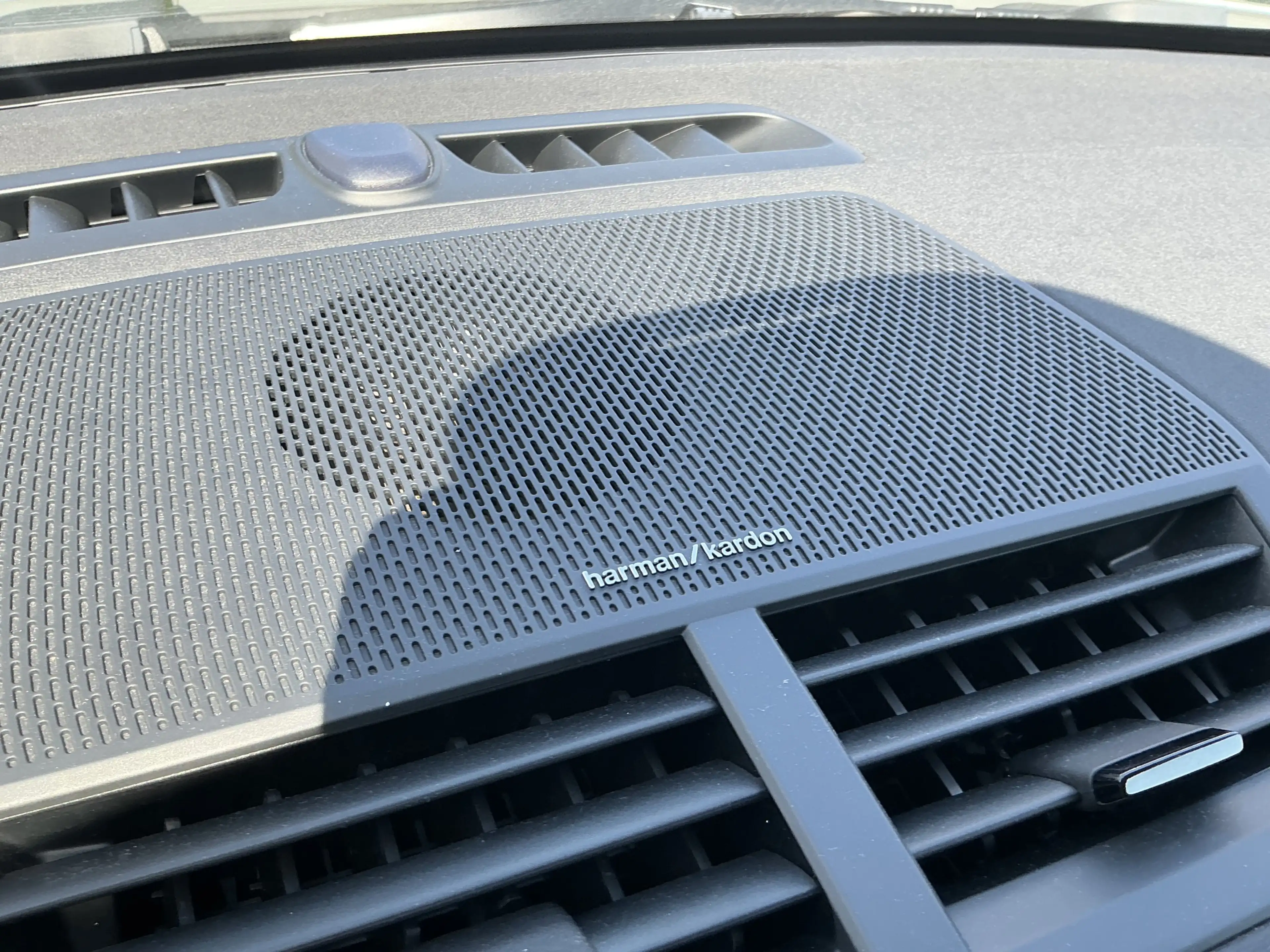 Polestar 2 Standard Range Single HarmanKardon Pano Memory — photo 11