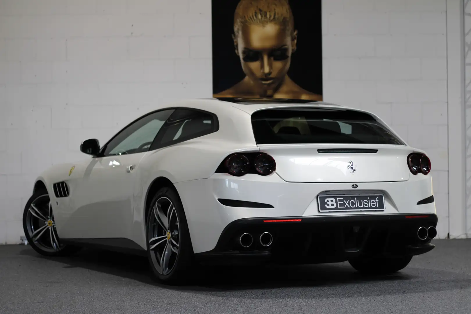 Ferrari GTC4 Lusso V12 HELE, Apple Carplay, Passenger Displ, JBL, Pan Blanc - 2