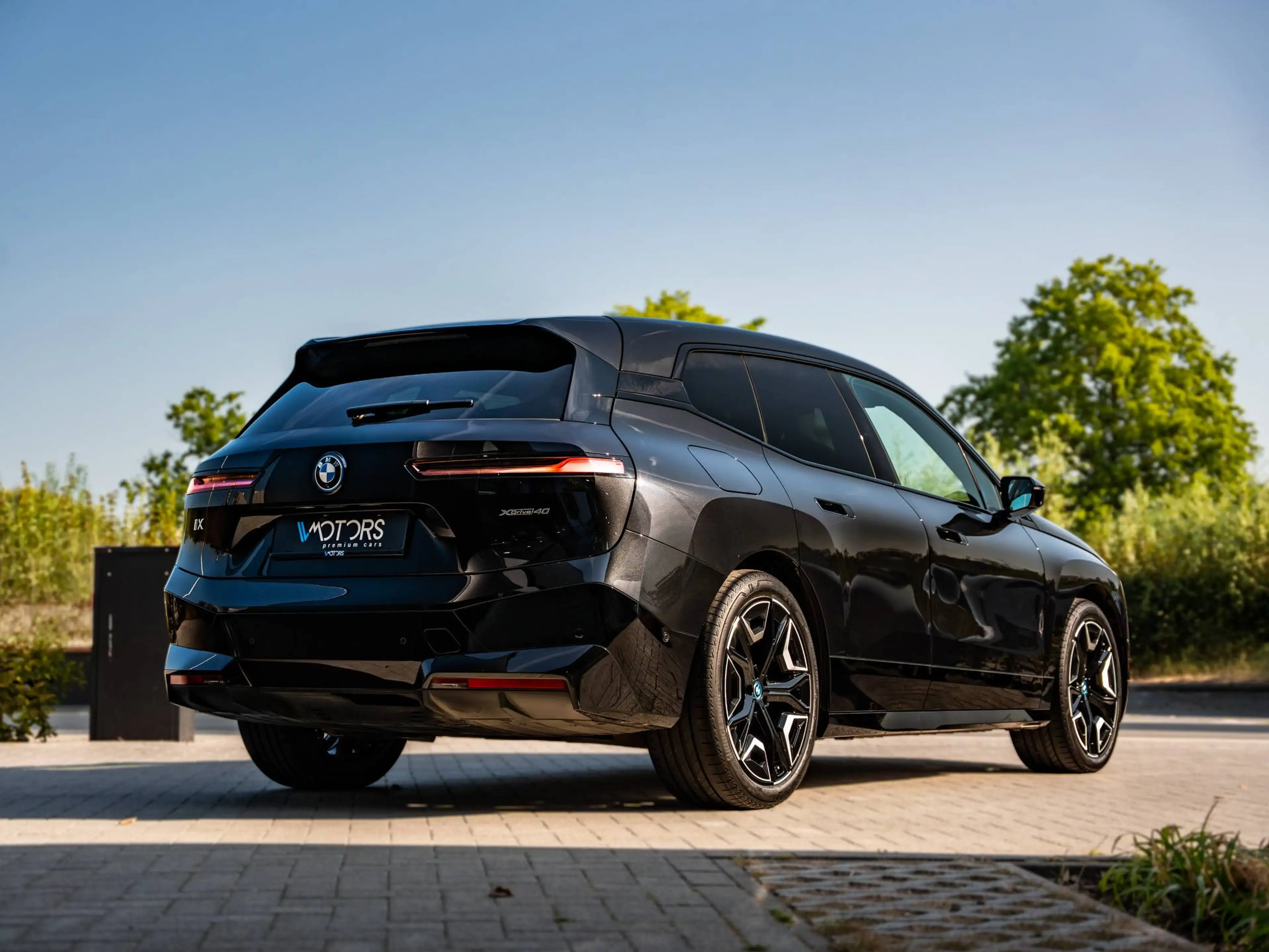 BMW iX xDrive40 - Sky Lounge - Laser - 360° - Harman Kardon - Trekhaak - 22" - ACC - HUD — photo 4