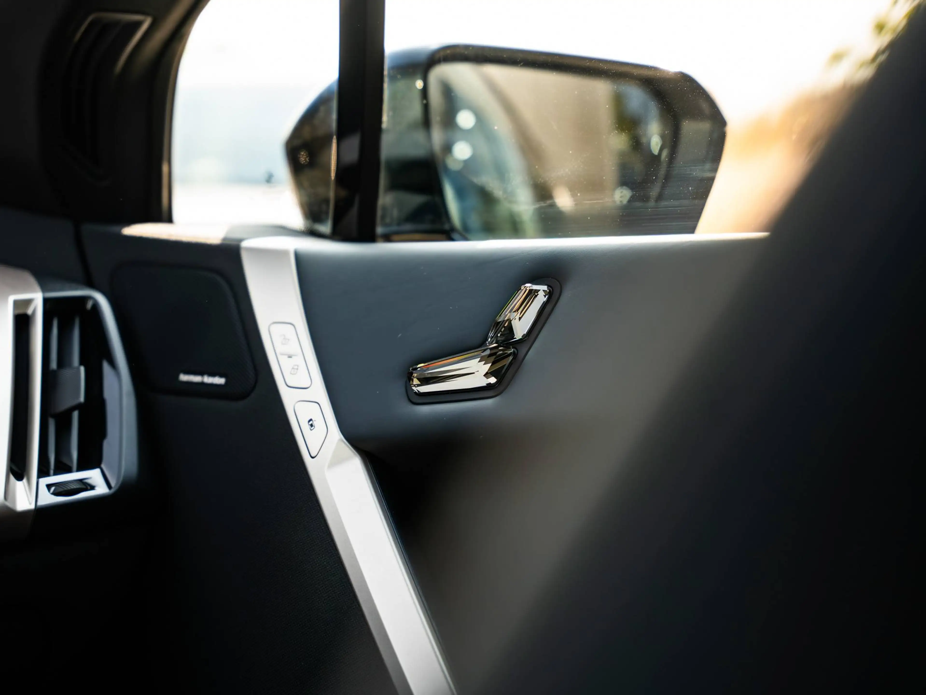 BMW iX xDrive40 - Sky Lounge - Laser - 360° - Harman Kardon - Trekhaak - 22" - ACC - HUD — photo 13