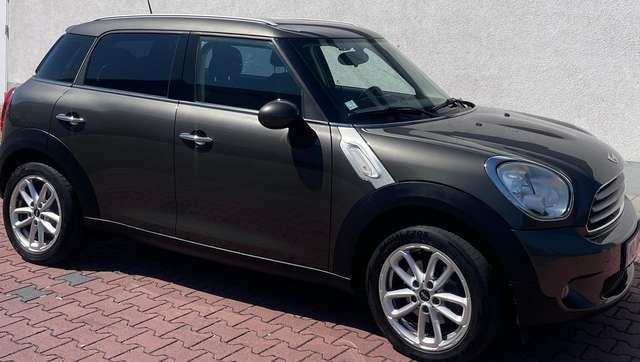Imagine MINI Cooper Countryman Cooper  8-fach bereift (Sommer + Winter)