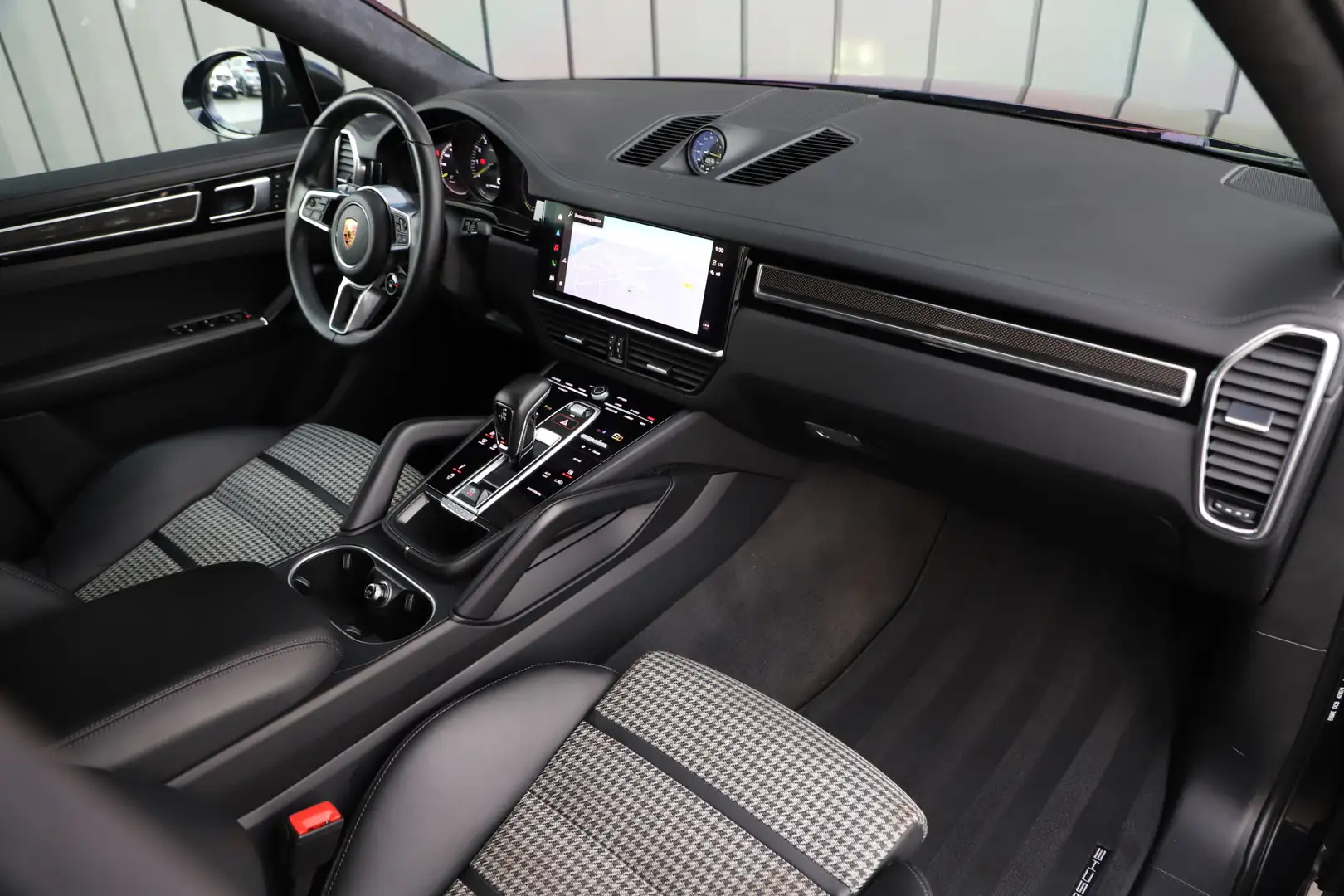 Porsche Cayenne Coupé 3.0 E-Hybrid Aut8 | 463PK | Sport-design | A Zwart - 2
