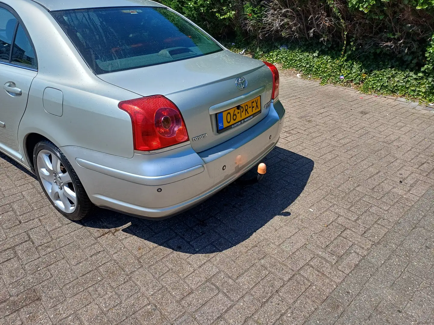 Toyota Avensis Avensis 2.4 VVTi Executive Gris - 2
