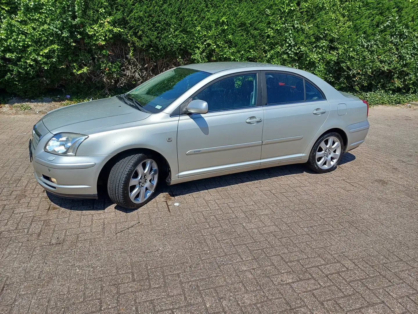 Toyota Avensis Avensis 2.4 VVTi Executive Gris - 1