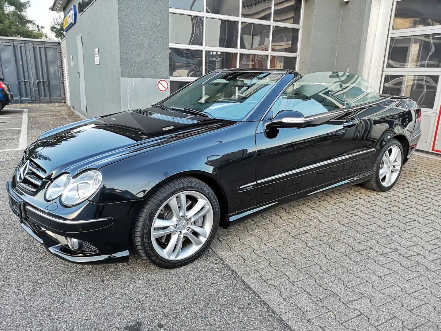 Mercedes-Benz CLK 280 Avantgarde AMG-Line Чорний - 2