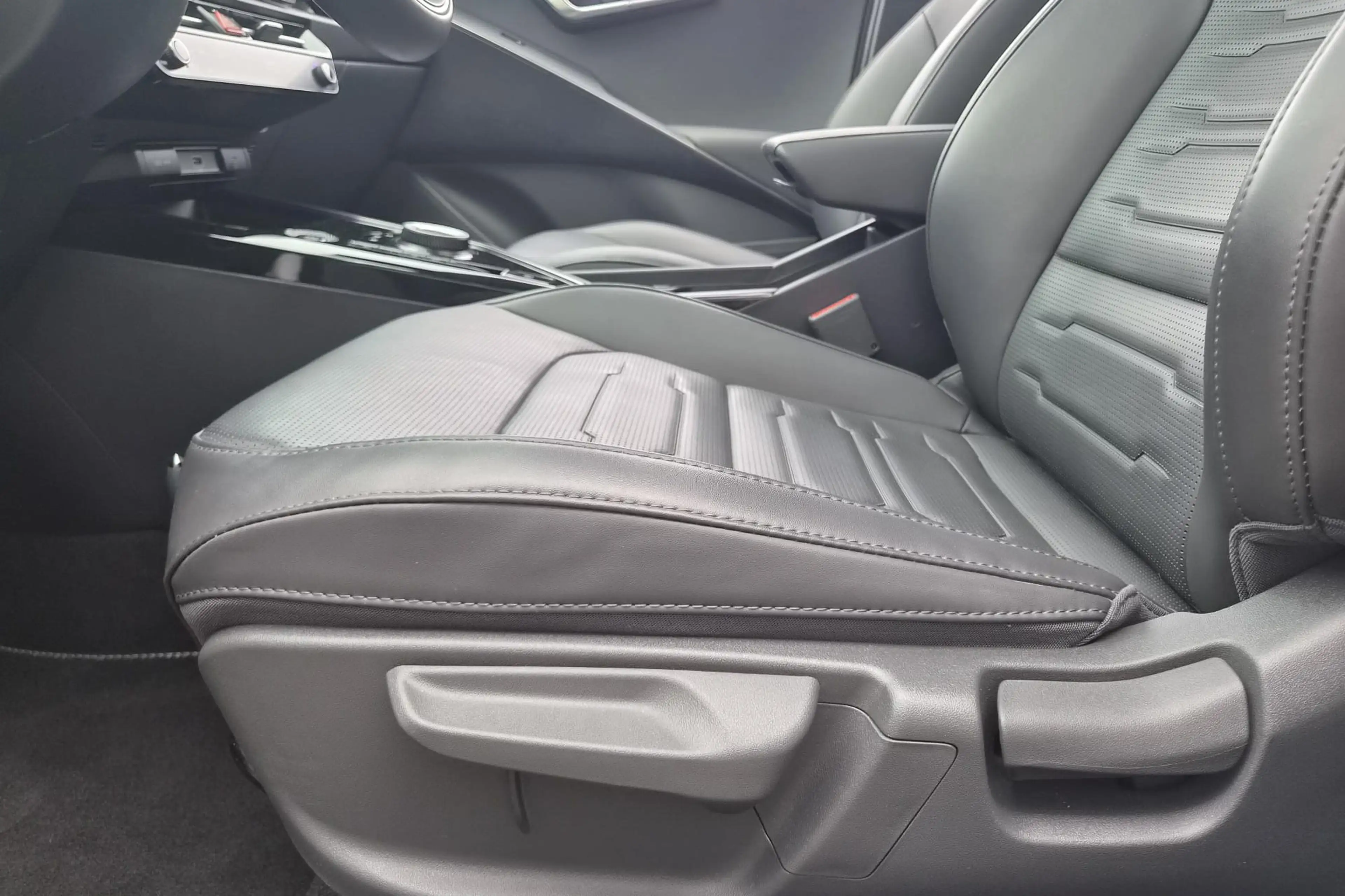 Kia Niro 1.6 GDi Hybrid DynamicPlusLine | Stoel- en stuurve — photo 11