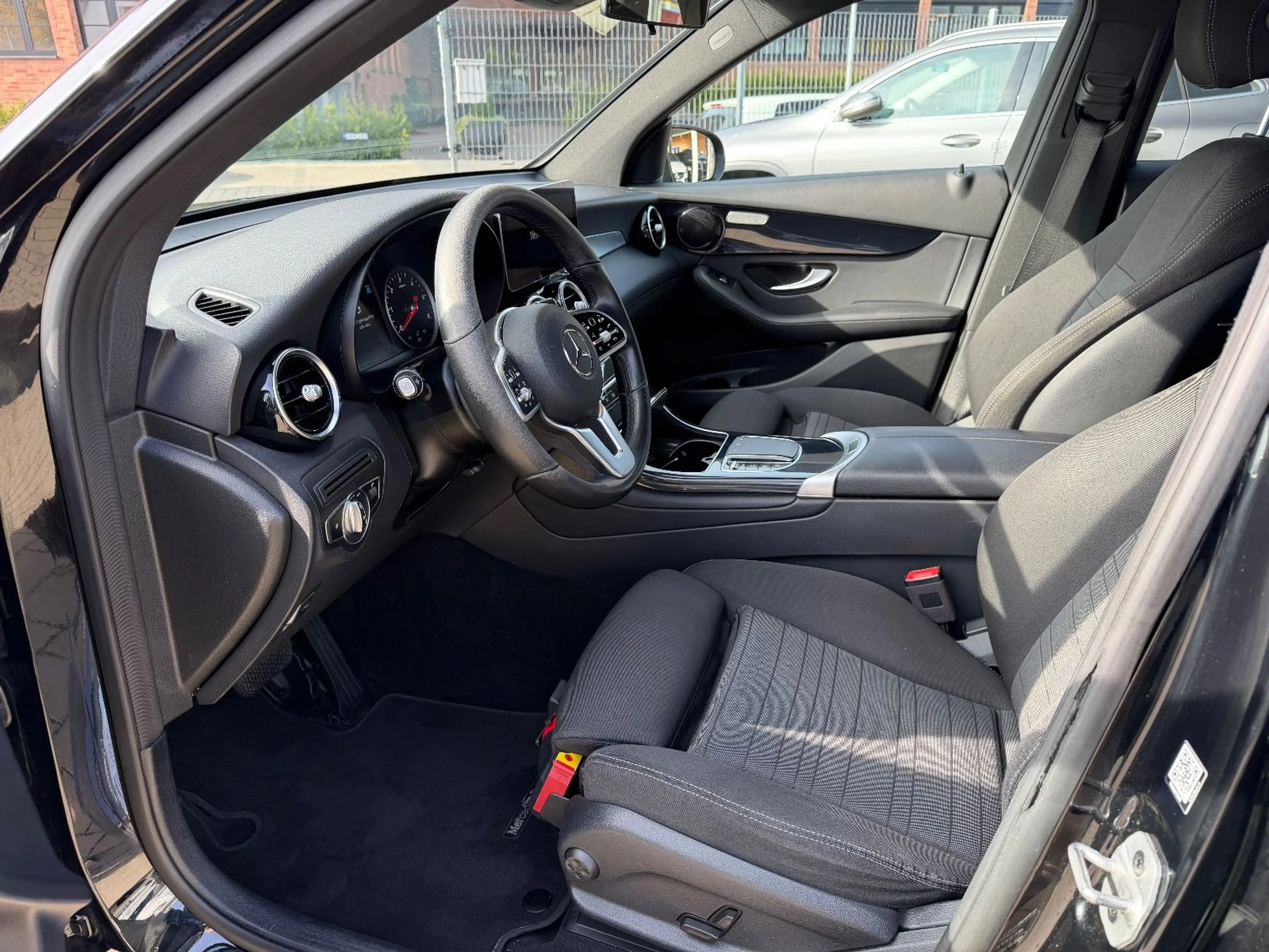 Mercedes-Benz GLC 200 d 4Matic*MBUX*Navi*AHK*Rcam — photo 10