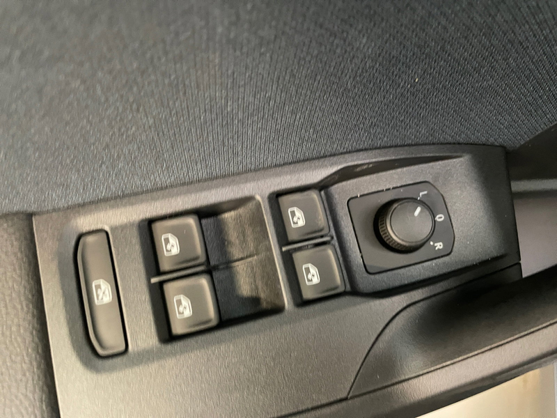 SEAT Arona 1.0 TSI (116pk) Play /// AUTOMAAT /// Automatische airco /// Apple Carplay & Android Auto /// — photo 4