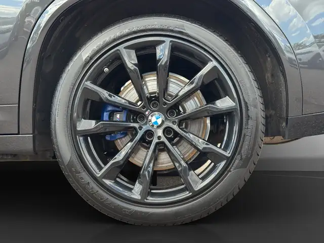 BMW X4 M view 11