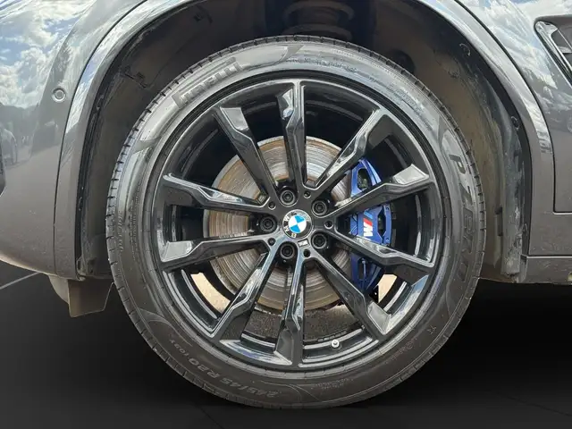 BMW X4 M view 10